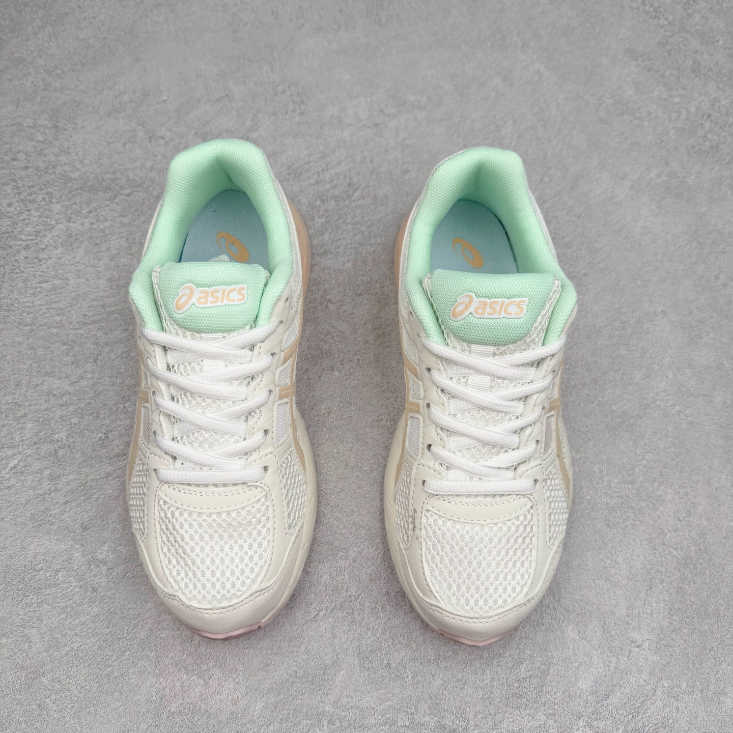 图片[2]-Asics Gel-Contend 亚瑟士抗衡4代低帮城市休闲运动跑步鞋 专业的运动科技 出色的缓冲性能 带来舒适的跑步体验 鞋面采用三明治网布 透气性非常出色 鞋舌带有偏向外侧设计 固定鞋舌防止外倾 内里海绵加透气的BK网布 加强脚部的包覆感 Rearfoot Gel后置凝胶能提供出色的缓冲性能 中底采用补强结构 能有效防止运动中的长时间扭动造成足弓变形 缓解足部疲劳 防滑耐磨橡胶大底 具有较强抓地性 适合慢跑和中等强度训练穿着 后跟内置GEL胶提供更加充分的冲击防护 鞋身外侧反光设计元素 在夜间增强保护性能 尺码：35 36 36.5 37 38 38.5 39 40 40.5 41 42 42.5 43 44 45-选品中心