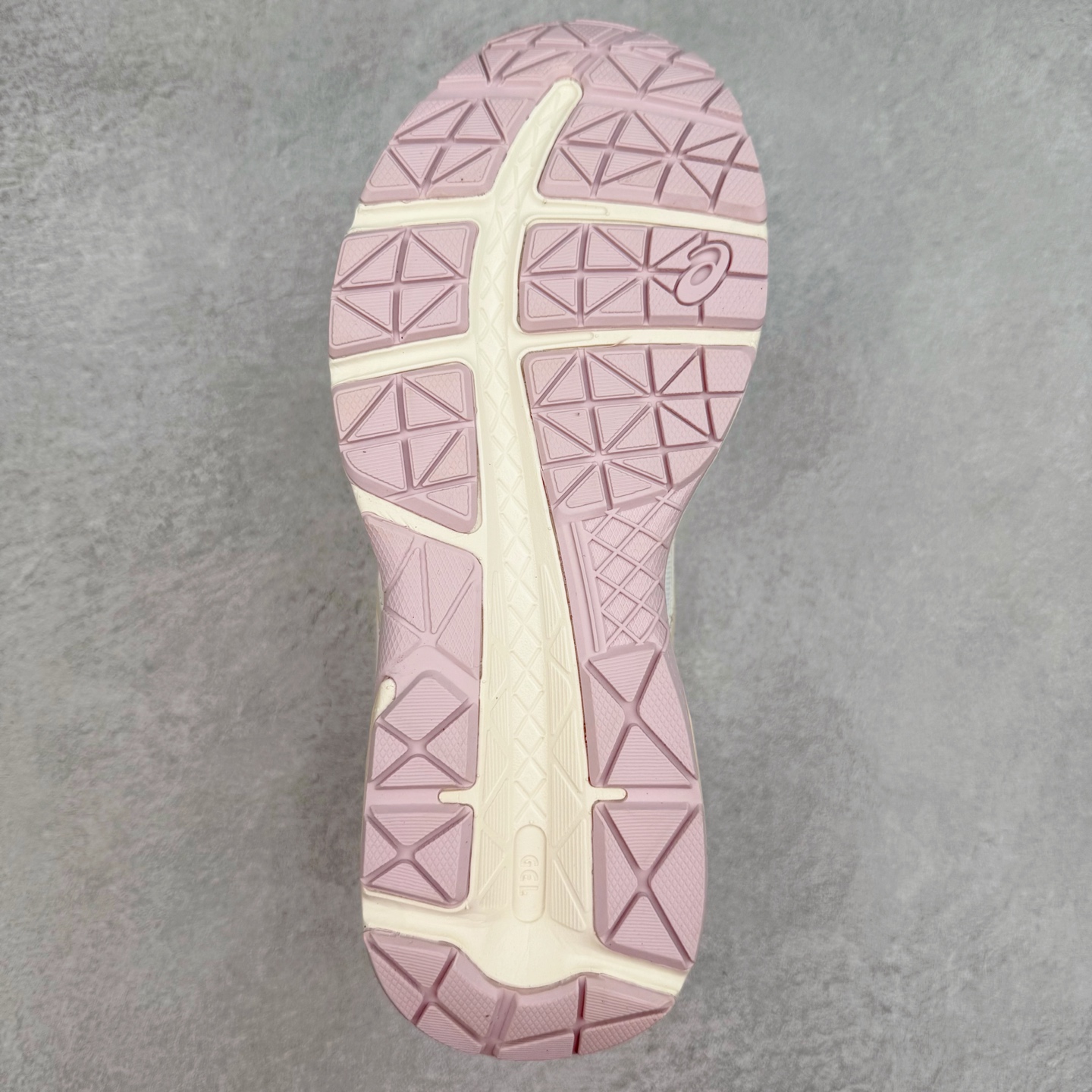 图片[9]-Asics Gel-Contend 亚瑟士抗衡4代低帮城市休闲运动跑步鞋 专业的运动科技 出色的缓冲性能 带来舒适的跑步体验 鞋面采用三明治网布 透气性非常出色 鞋舌带有偏向外侧设计 固定鞋舌防止外倾 内里海绵加透气的BK网布 加强脚部的包覆感 Rearfoot Gel后置凝胶能提供出色的缓冲性能 中底采用补强结构 能有效防止运动中的长时间扭动造成足弓变形 缓解足部疲劳 防滑耐磨橡胶大底 具有较强抓地性 适合慢跑和中等强度训练穿着 后跟内置GEL胶提供更加充分的冲击防护 鞋身外侧反光设计元素 在夜间增强保护性能 尺码：35 36 36.5 37 38 38.5 39 40 40.5 41 42 42.5 43 44 45-选品中心