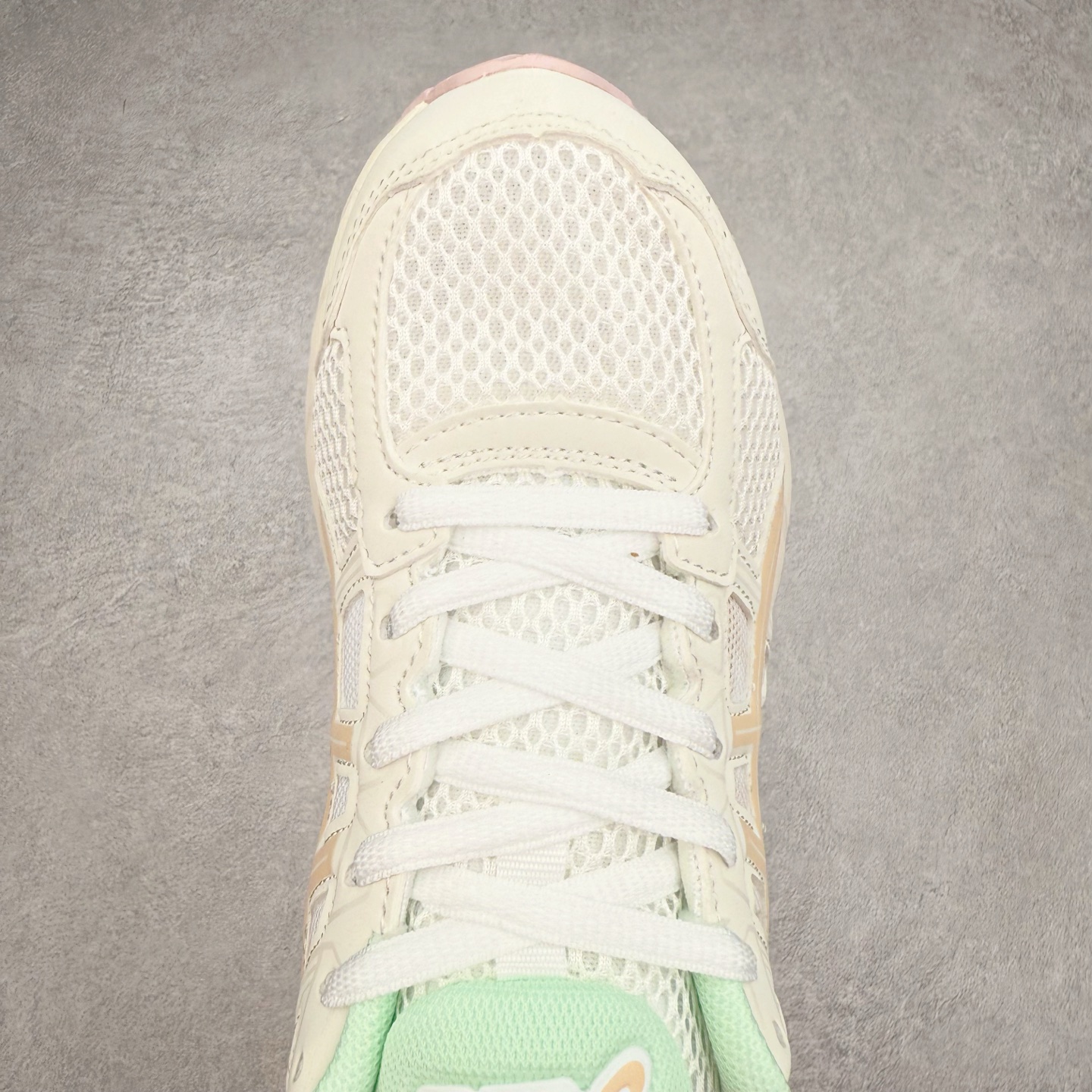 图片[4]-Asics Gel-Contend 亚瑟士抗衡4代低帮城市休闲运动跑步鞋 专业的运动科技 出色的缓冲性能 带来舒适的跑步体验 鞋面采用三明治网布 透气性非常出色 鞋舌带有偏向外侧设计 固定鞋舌防止外倾 内里海绵加透气的BK网布 加强脚部的包覆感 Rearfoot Gel后置凝胶能提供出色的缓冲性能 中底采用补强结构 能有效防止运动中的长时间扭动造成足弓变形 缓解足部疲劳 防滑耐磨橡胶大底 具有较强抓地性 适合慢跑和中等强度训练穿着 后跟内置GEL胶提供更加充分的冲击防护 鞋身外侧反光设计元素 在夜间增强保护性能 尺码：35 36 36.5 37 38 38.5 39 40 40.5 41 42 42.5 43 44 45-选品中心