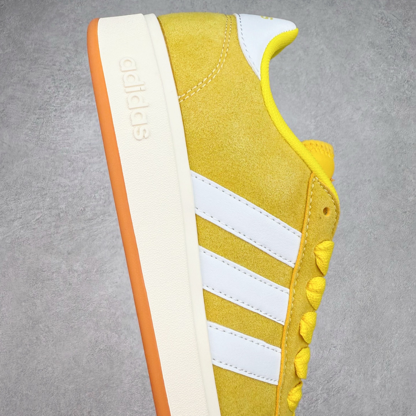 图片[6]-ADGRAND COURT ALPHA 三叶草休闲复古运动板鞋 经典侧面三道杠和鞋舌三道杠的标示彰显其身份 承载青春情怀的板鞋 品牌辨识度清晰 舒适百搭防滑耐磨 尺码：36 36.5 37.5 38 38.5 39 40 40.5 41 42 42.5 43 44 44.5 45-选品中心