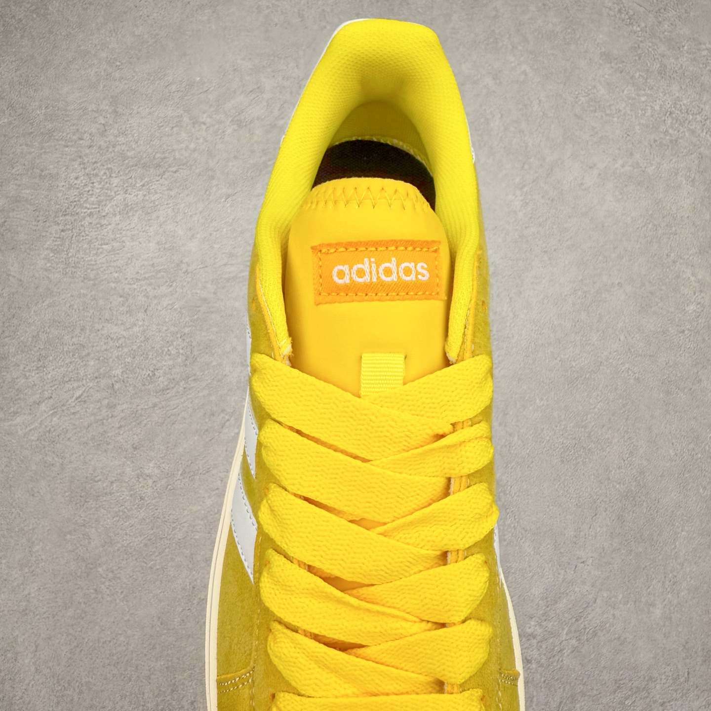 图片[5]-ADGRAND COURT ALPHA 三叶草休闲复古运动板鞋 经典侧面三道杠和鞋舌三道杠的标示彰显其身份 承载青春情怀的板鞋 品牌辨识度清晰 舒适百搭防滑耐磨 尺码：36 36.5 37.5 38 38.5 39 40 40.5 41 42 42.5 43 44 44.5 45-选品中心