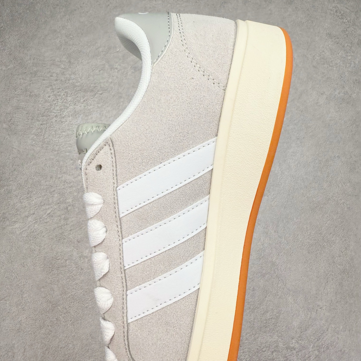 图片[7]-ADGRAND COURT ALPHA 三叶草休闲复古运动板鞋 经典侧面三道杠和鞋舌三道杠的标示彰显其身份 承载青春情怀的板鞋 品牌辨识度清晰 舒适百搭防滑耐磨 尺码：36 36.5 37.5 38 38.5 39 40 40.5 41 42 42.5 43 44 44.5 45-选品中心