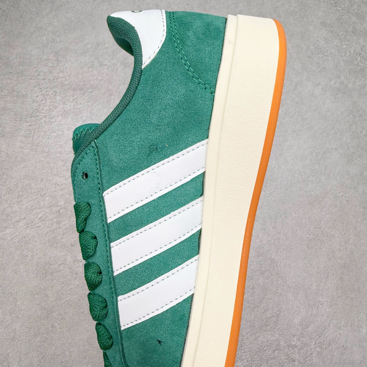 图片[7]-ADGRAND COURT ALPHA 三叶草休闲复古运动板鞋 经典侧面三道杠和鞋舌三道杠的标示彰显其身份 承载青春情怀的板鞋 品牌辨识度清晰 舒适百搭防滑耐磨 尺码：36 36.5 37.5 38 38.5 39 40 40.5 41 42 42.5 43 44 44.5 45-选品中心