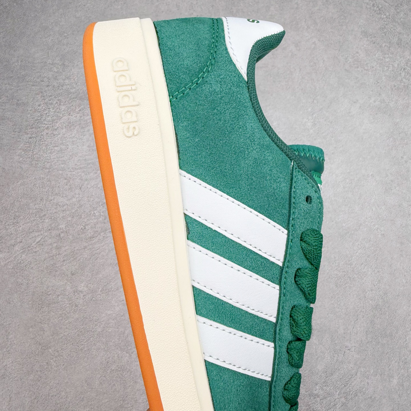 图片[6]-ADGRAND COURT ALPHA 三叶草休闲复古运动板鞋 经典侧面三道杠和鞋舌三道杠的标示彰显其身份 承载青春情怀的板鞋 品牌辨识度清晰 舒适百搭防滑耐磨 尺码：36 36.5 37.5 38 38.5 39 40 40.5 41 42 42.5 43 44 44.5 45-选品中心