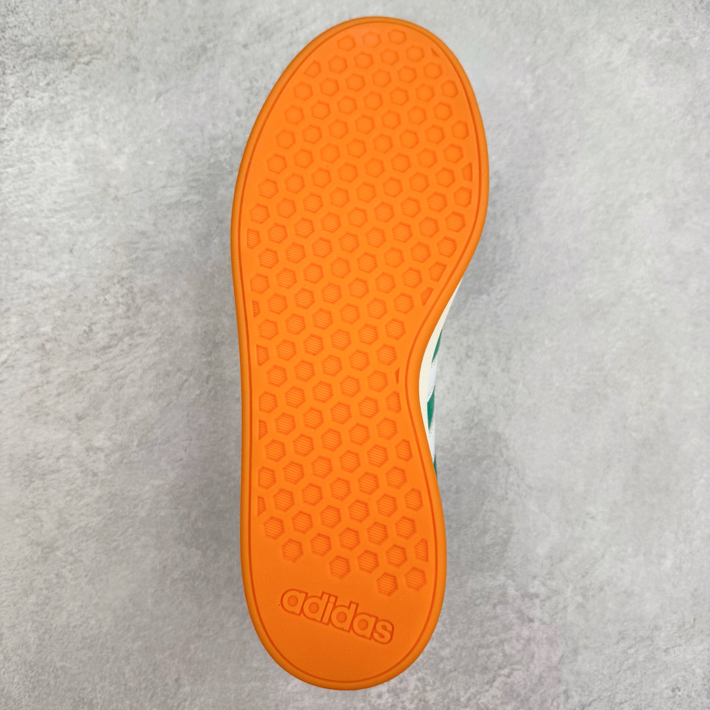 图片[9]-ADGRAND COURT ALPHA 三叶草休闲复古运动板鞋 经典侧面三道杠和鞋舌三道杠的标示彰显其身份 承载青春情怀的板鞋 品牌辨识度清晰 舒适百搭防滑耐磨 尺码：36 36.5 37.5 38 38.5 39 40 40.5 41 42 42.5 43 44 44.5 45-选品中心