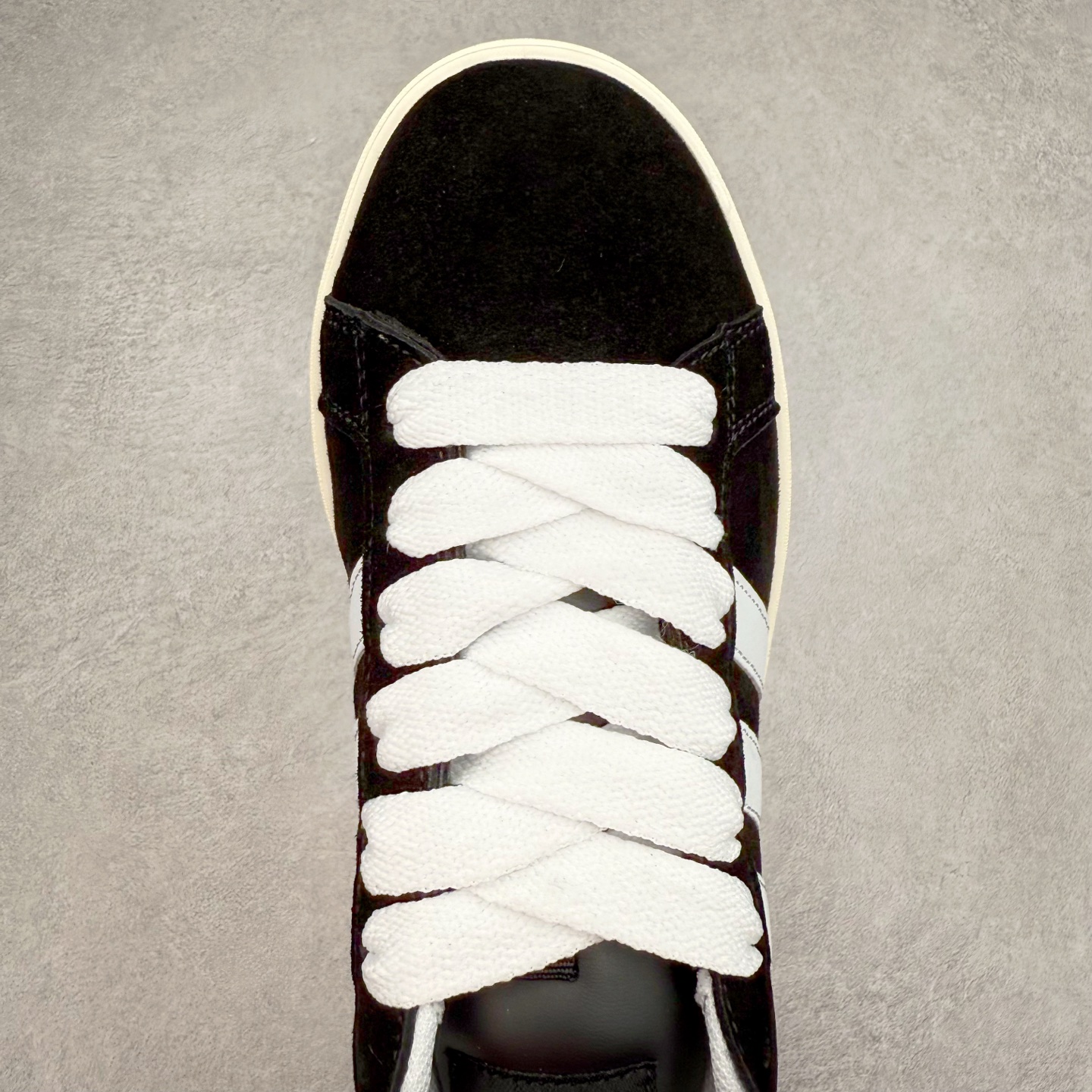 图片[4]-ADGRAND COURT ALPHA 三叶草休闲复古运动板鞋 经典侧面三道杠和鞋舌三道杠的标示彰显其身份 承载青春情怀的板鞋 品牌辨识度清晰 舒适百搭防滑耐磨 尺码：36 36.5 37.5 38 38.5 39 40 40.5 41 42 42.5 43 44 44.5 45-选品中心