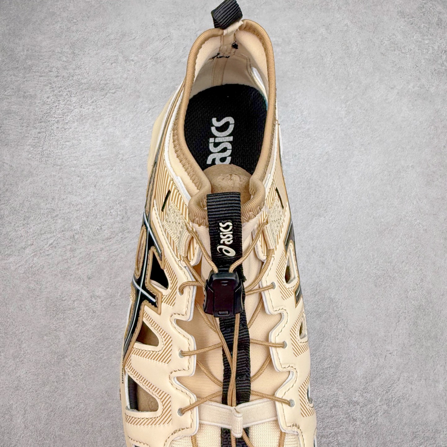 图片[5]-Asics Gel-Sonoma SE 亚瑟士溯溪鞋涉水鞋洞洞鞋 舒适日常休闲百搭防滑低帮户外徒步舒适随行跑步鞋 无界 路更远 今夏必备 颠覆认知 包裹性超强 脚感非常之舒适 侧面镂空设计 透气性极佳 让微风灌入足底 为沸腾夏日注入清爽能量防滑效果也不错 颜值与性能兼备 各平台实体疯狂种草首选 尺码：36 37.5 38 39 40 40.5 41.5 42 42.5 43.5 44 45 46-选品中心