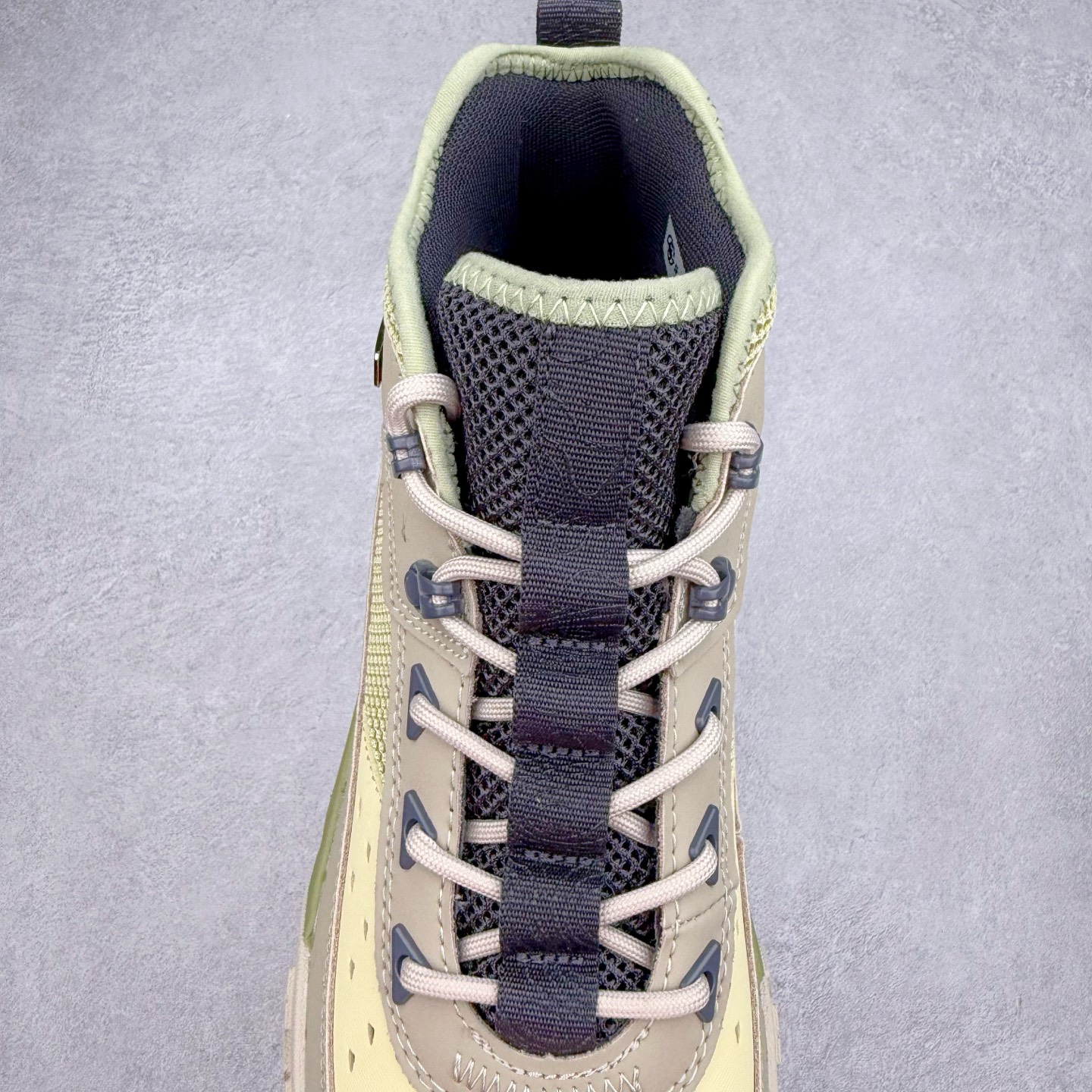 图片[5]-Timberland Greenstride Motion 6 添柏岚防滑耐磨低帮户外功能鞋 简约大方的造型设计，给人以随性休闲的时尚格调，穿着舒适轻便，运动灵活自如，满足日常个性穿搭。Timberland户外品牌最早成立于1918年的美国波士顿，它的成功故事就从第一双防水皮靴Yellow Boots开始。这双具备完全防水机能的靴子瞬间广受好评，他那独创又不失古典的款式，以及大胆使用黄色的崭新风格，吸引了广大消费者的目光。现今仍不改其原有风貌的这双黄靴，就是火遍全球的“大黄靴”。Timberland的高端工艺、实穿耐用等特点让他拥有绝对鞋界地位。尺码：40 41 41.5 42 43 43.5 44 44.5 45 45.5 46-选品中心