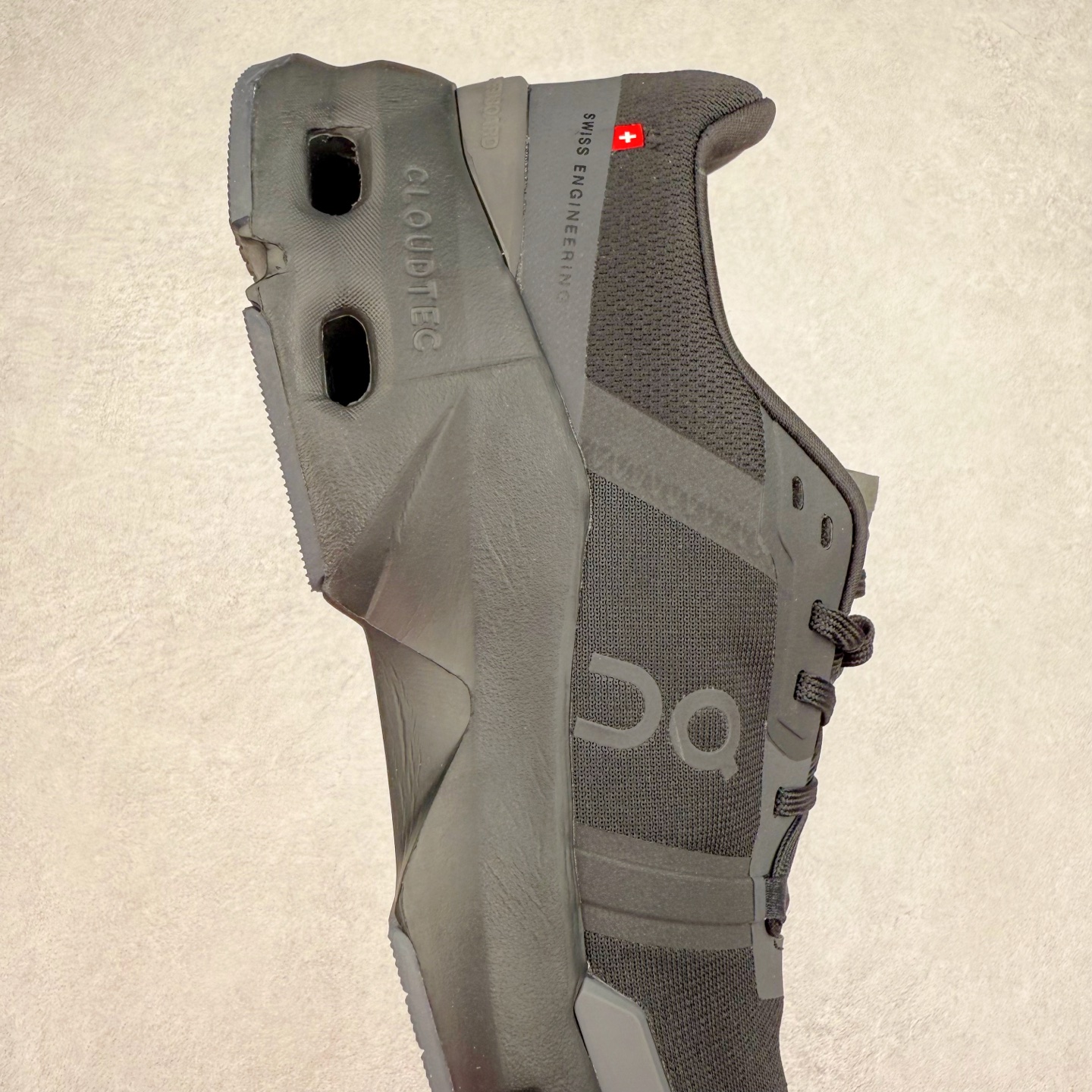 图片[6]-On Cloudflow 昂跑减震生活休闲鞋 此运动品牌 开创于2010年 缓震着陆、强效回弹、轻柔质感的设计构思始终是ON研制关键 与此同时基于“为全球提供革新性的跑步感受”信念 陆续推出了多款跑鞋及其以专业运动人体跑步工程学为设计关键的功能性跑步服饰设备 让跑者不费力气地畅快畅跑 尺码：36 36.5 37.5 38 38.5 39 40 40.5 41 42 42.5 43 44 44.5 45-选品中心