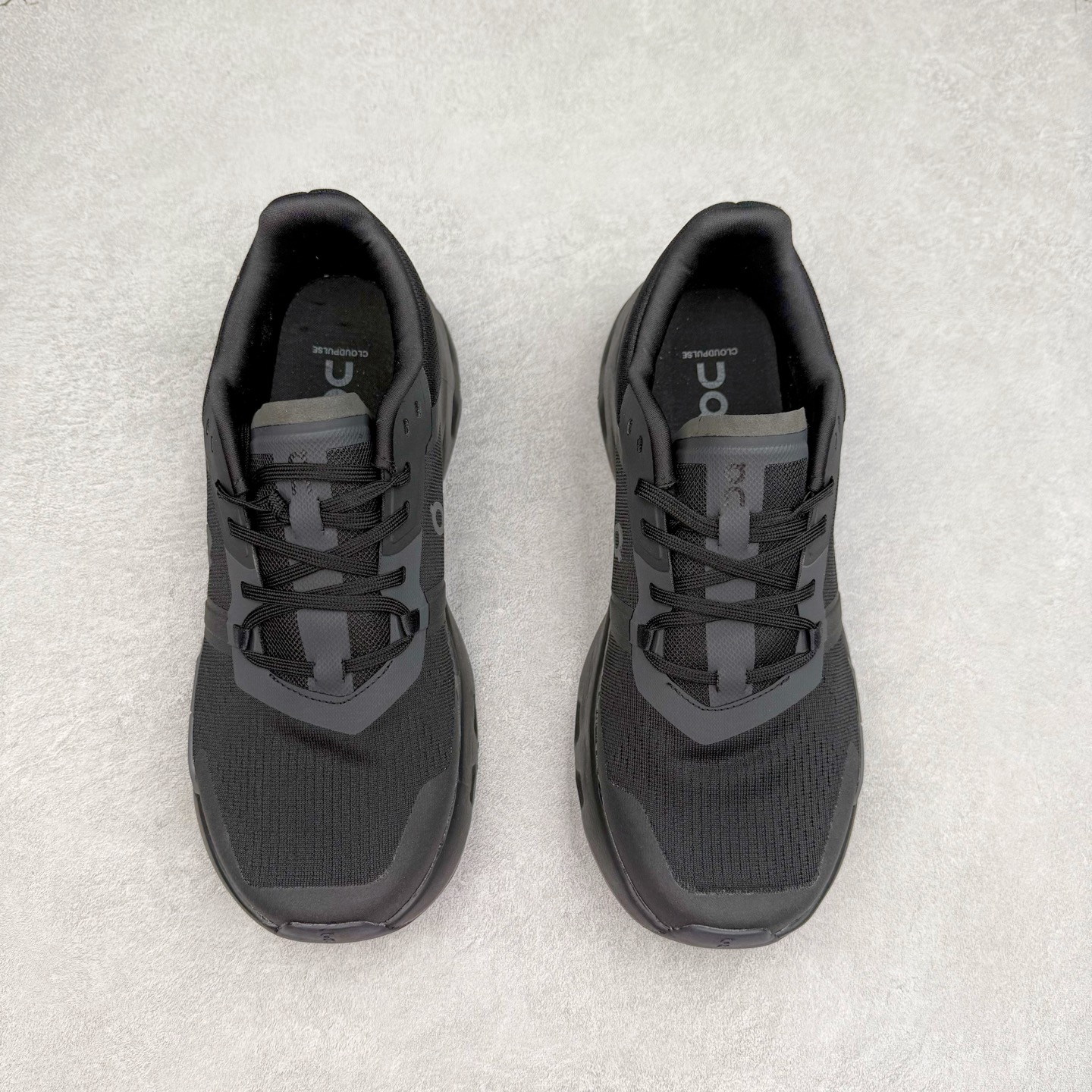 图片[2]-On Cloudflow 昂跑减震生活休闲鞋 此运动品牌 开创于2010年 缓震着陆、强效回弹、轻柔质感的设计构思始终是ON研制关键 与此同时基于“为全球提供革新性的跑步感受”信念 陆续推出了多款跑鞋及其以专业运动人体跑步工程学为设计关键的功能性跑步服饰设备 让跑者不费力气地畅快畅跑 尺码：36 36.5 37.5 38 38.5 39 40 40.5 41 42 42.5 43 44 44.5 45-选品中心