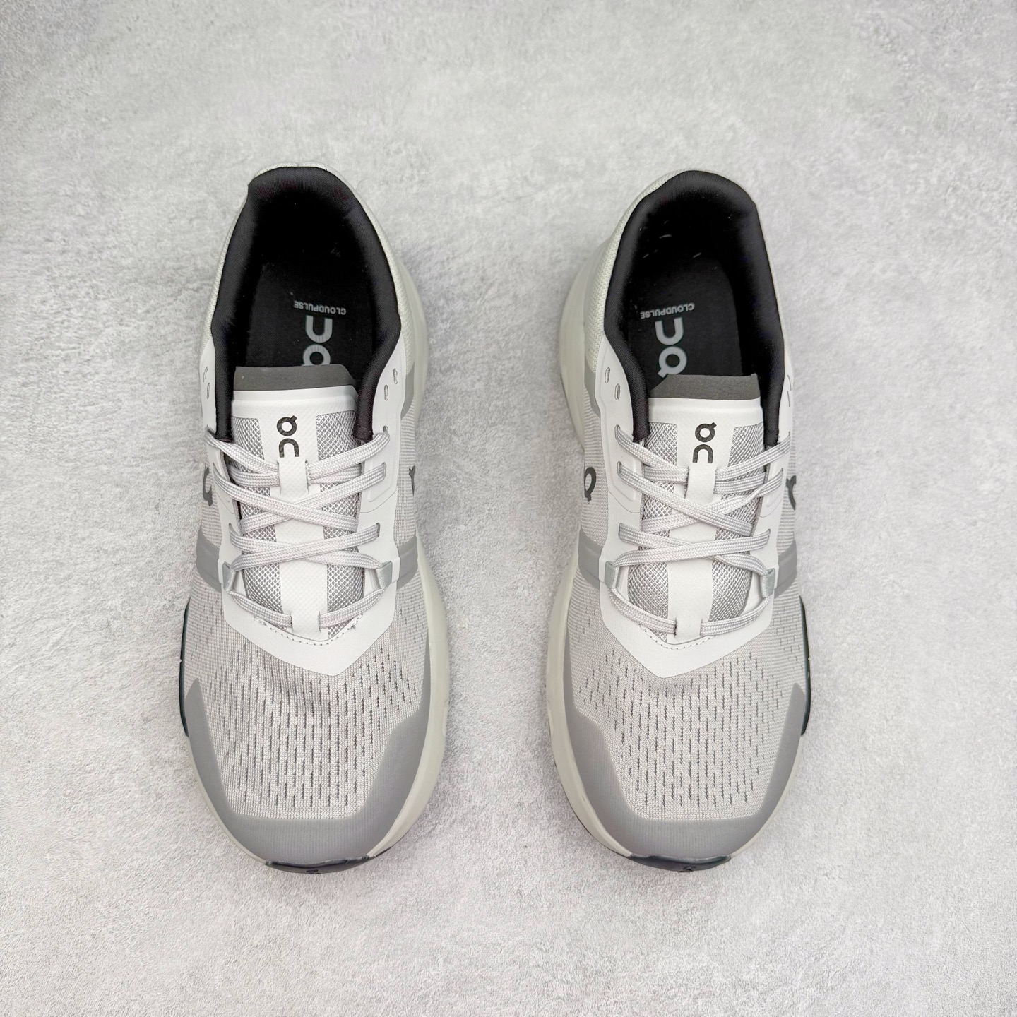 图片[2]-On Cloudflow 昂跑减震生活休闲鞋 此运动品牌 开创于2010年 缓震着陆、强效回弹、轻柔质感的设计构思始终是ON研制关键 与此同时基于“为全球提供革新性的跑步感受”信念 陆续推出了多款跑鞋及其以专业运动人体跑步工程学为设计关键的功能性跑步服饰设备 让跑者不费力气地畅快畅跑 尺码：36 36.5 37.5 38 38.5 39 40 40.5 41 42 42.5 43 44 44.5 45-选品中心