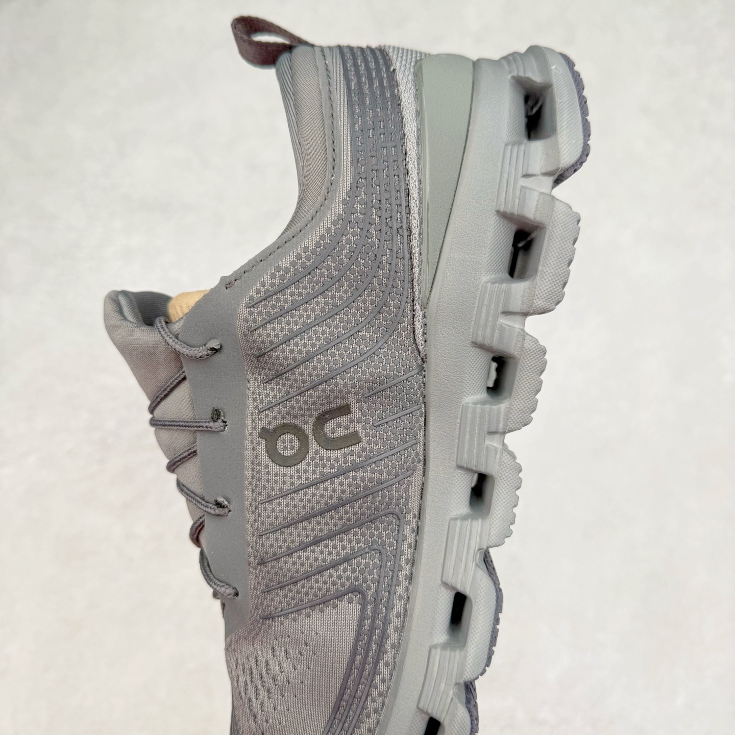 图片[7]-On Cloud X Z5 昂跑减震生活休闲鞋 此运动品牌 开创于2010年 缓震着陆、强效回弹、轻柔质感的设计构思始终是ON研制关键 与此同时基于“为全球提供革新性的跑步感受”信念 陆续推出了多款跑鞋及其以专业运动人体跑步工程学为设计关键的功能性跑步服饰设备 让跑者不费力气地畅快畅跑 尺码：36 36.5 37.5 38 38.5 39 40 40.5 41 42 42.5 43 44 44.5 45-选品中心