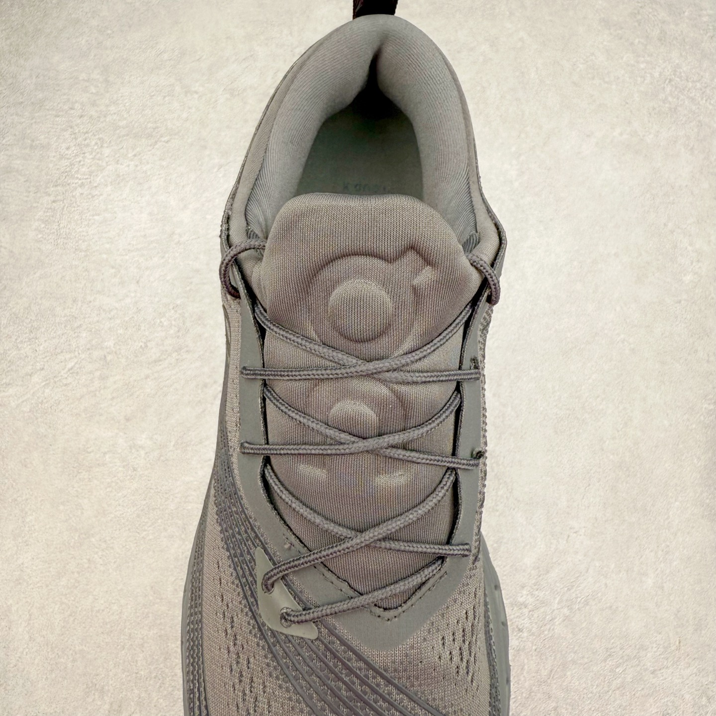 图片[5]-On Cloud X Z5 昂跑减震生活休闲鞋 此运动品牌 开创于2010年 缓震着陆、强效回弹、轻柔质感的设计构思始终是ON研制关键 与此同时基于“为全球提供革新性的跑步感受”信念 陆续推出了多款跑鞋及其以专业运动人体跑步工程学为设计关键的功能性跑步服饰设备 让跑者不费力气地畅快畅跑 尺码：36 36.5 37.5 38 38.5 39 40 40.5 41 42 42.5 43 44 44.5 45-选品中心