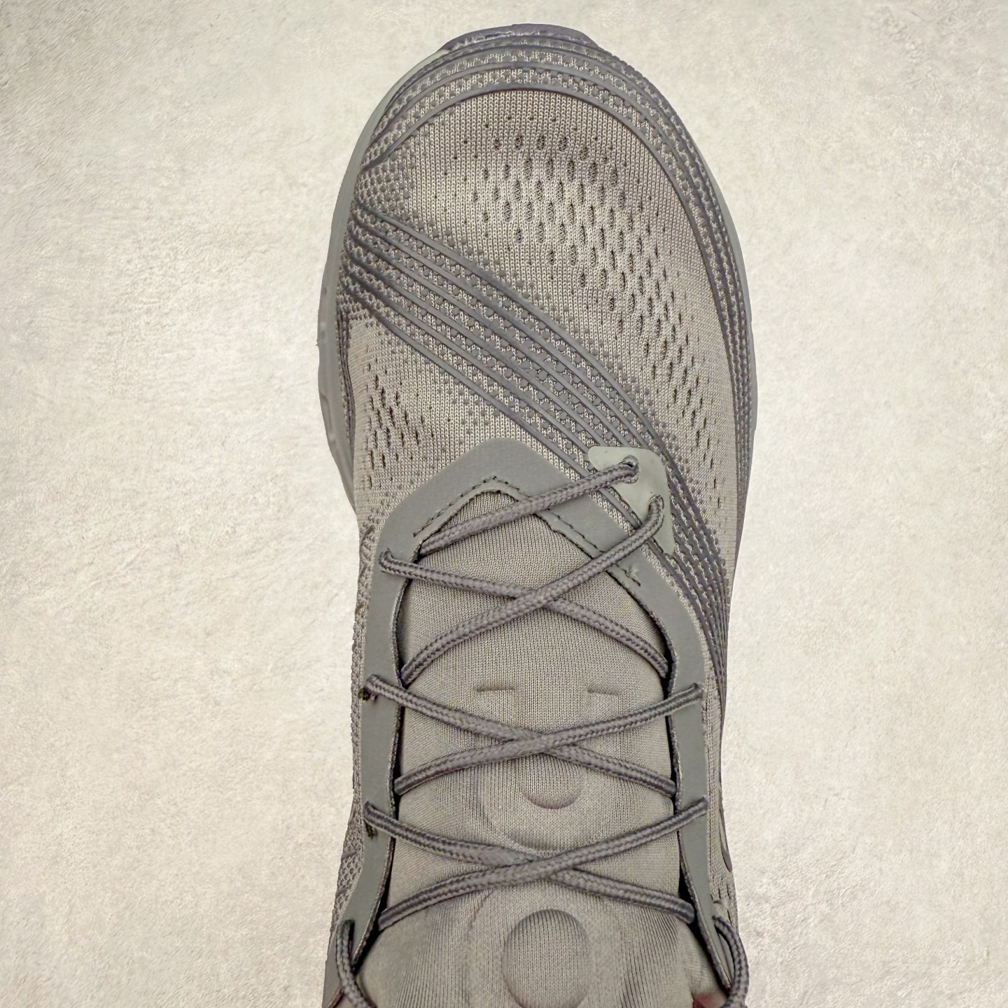 图片[4]-On Cloud X Z5 昂跑减震生活休闲鞋 此运动品牌 开创于2010年 缓震着陆、强效回弹、轻柔质感的设计构思始终是ON研制关键 与此同时基于“为全球提供革新性的跑步感受”信念 陆续推出了多款跑鞋及其以专业运动人体跑步工程学为设计关键的功能性跑步服饰设备 让跑者不费力气地畅快畅跑 尺码：36 36.5 37.5 38 38.5 39 40 40.5 41 42 42.5 43 44 44.5 45-选品中心