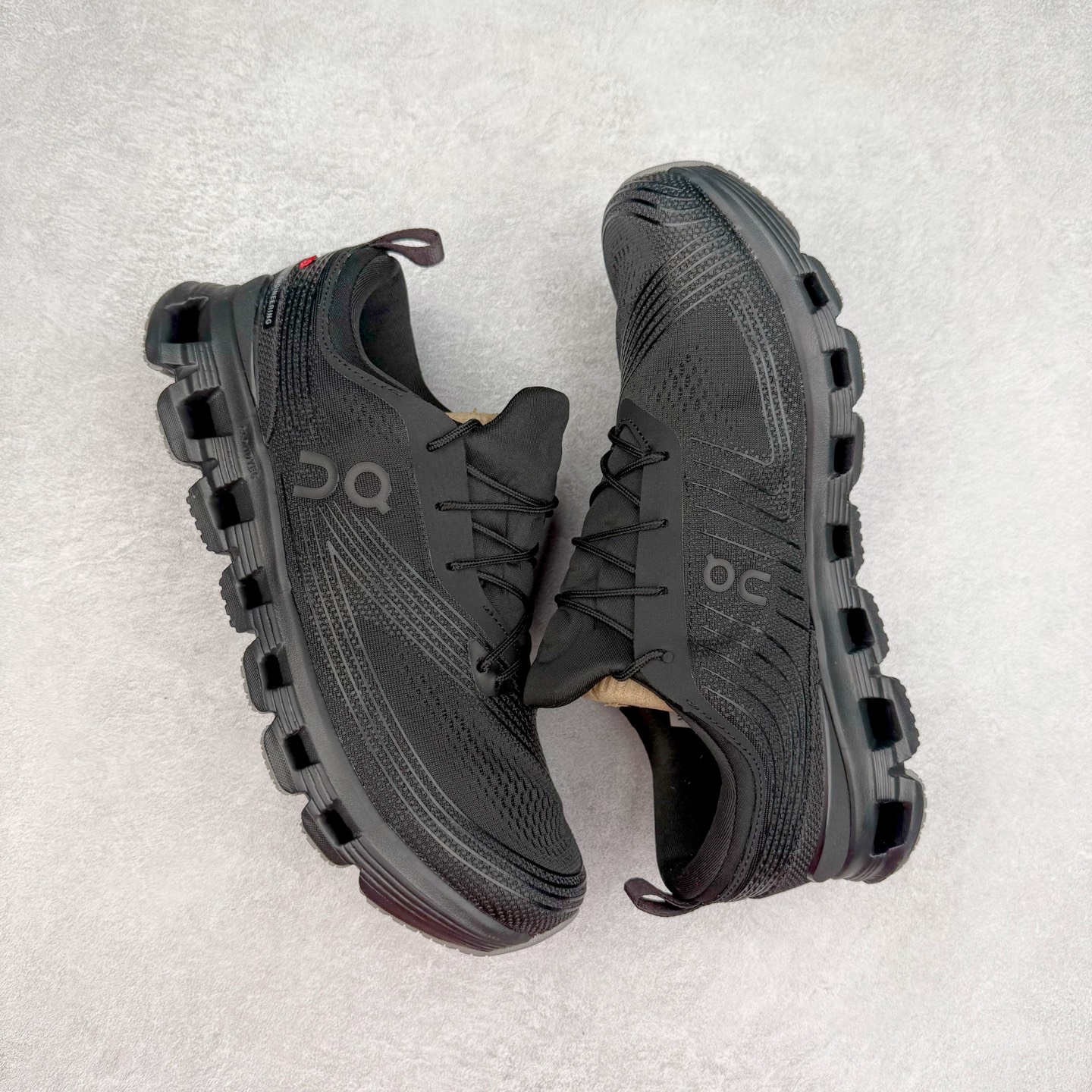 图片[3]-On Cloud X Z5 昂跑减震生活休闲鞋 此运动品牌 开创于2010年 缓震着陆、强效回弹、轻柔质感的设计构思始终是ON研制关键 与此同时基于“为全球提供革新性的跑步感受”信念 陆续推出了多款跑鞋及其以专业运动人体跑步工程学为设计关键的功能性跑步服饰设备 让跑者不费力气地畅快畅跑 尺码：36 36.5 37.5 38 38.5 39 40 40.5 41 42 42.5 43 44 44.5 45-选品中心