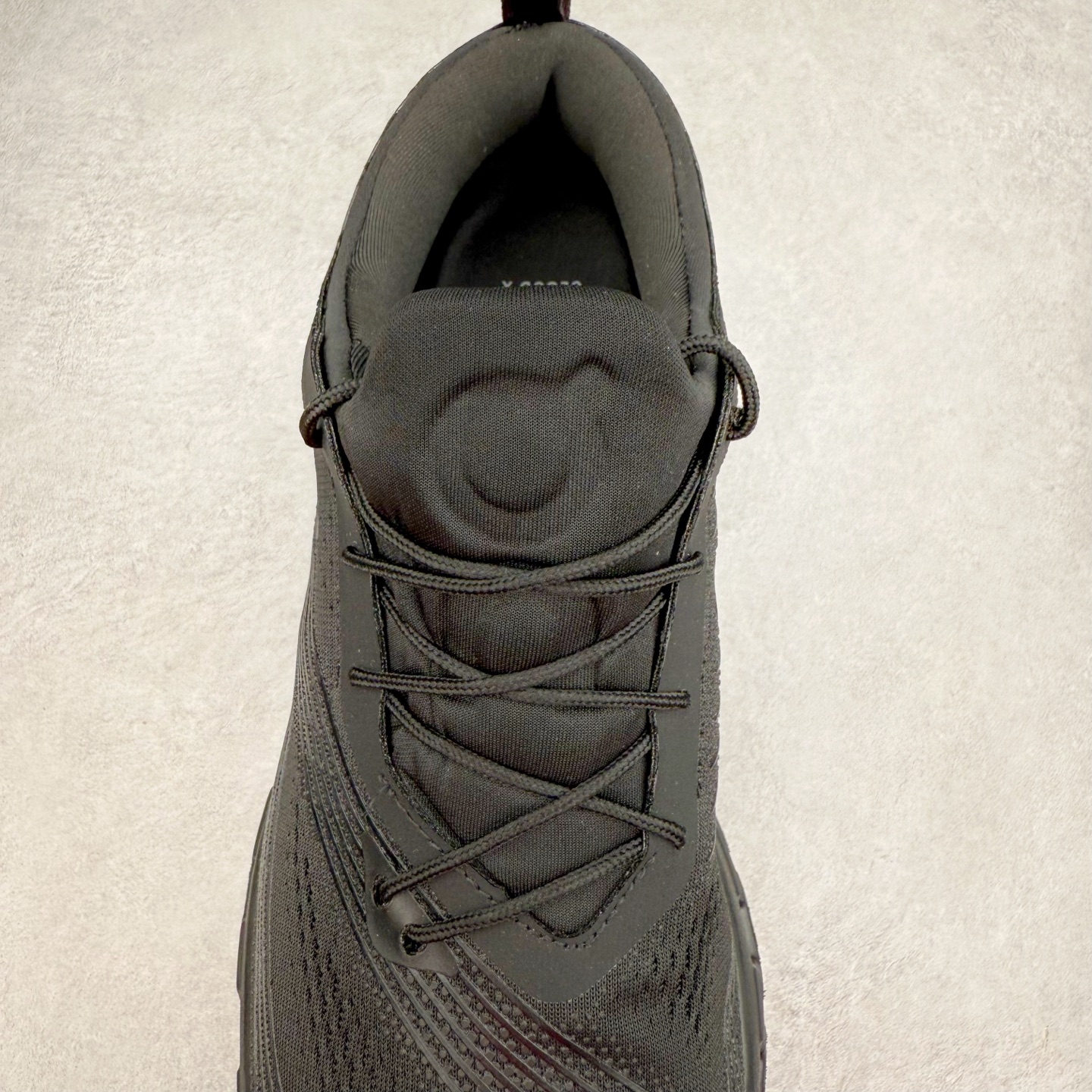 图片[5]-On Cloud X Z5 昂跑减震生活休闲鞋 此运动品牌 开创于2010年 缓震着陆、强效回弹、轻柔质感的设计构思始终是ON研制关键 与此同时基于“为全球提供革新性的跑步感受”信念 陆续推出了多款跑鞋及其以专业运动人体跑步工程学为设计关键的功能性跑步服饰设备 让跑者不费力气地畅快畅跑 尺码：36 36.5 37.5 38 38.5 39 40 40.5 41 42 42.5 43 44 44.5 45-选品中心