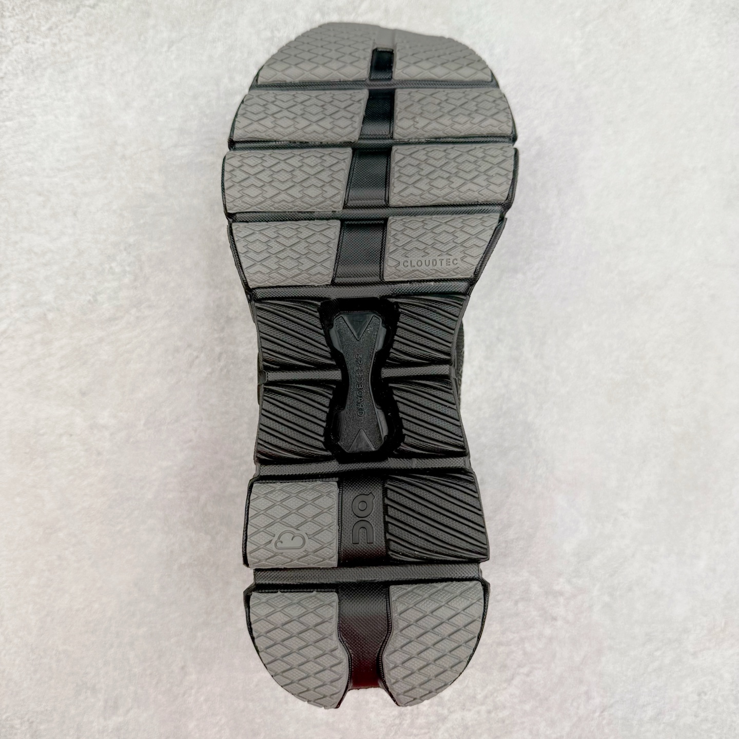 图片[9]-On Cloud X Z5 昂跑减震生活休闲鞋 此运动品牌 开创于2010年 缓震着陆、强效回弹、轻柔质感的设计构思始终是ON研制关键 与此同时基于“为全球提供革新性的跑步感受”信念 陆续推出了多款跑鞋及其以专业运动人体跑步工程学为设计关键的功能性跑步服饰设备 让跑者不费力气地畅快畅跑 尺码：36 36.5 37.5 38 38.5 39 40 40.5 41 42 42.5 43 44 44.5 45-选品中心