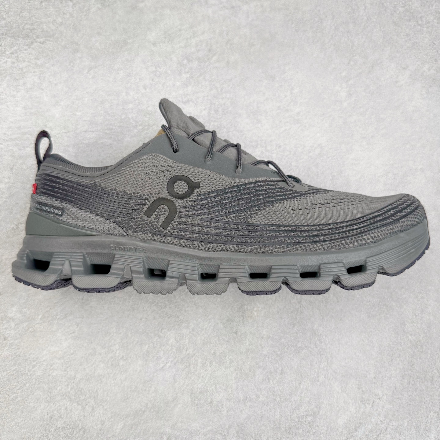 On Cloud X Z5 昂跑减震生活休闲鞋 此运动品牌 开创于2010年 缓震着陆、强效回弹、轻柔质感的设计构思始终是ON研制关键 与此同时基于“为全球提供革新性的跑步感受”信念 陆续推出了多款跑鞋及其以专业运动人体跑步工程学为设计关键的功能性跑步服饰设备 让跑者不费力气地畅快畅跑 尺码：36 36.5 37.5 38 38.5 39 40 40.5 41 42 42.5 43 44 44.5 45-选品中心