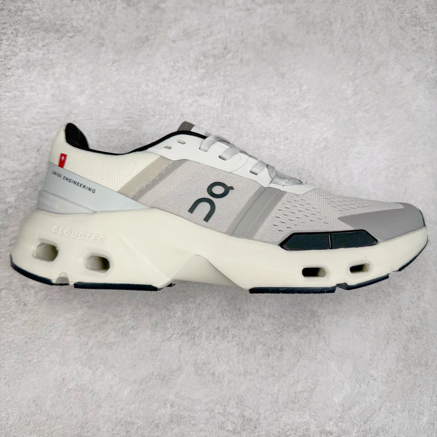 On Cloudflow 昂跑减震生活休闲鞋 此运动品牌 开创于2010年 缓震着陆、强效回弹、轻柔质感的设计构思始终是ON研制关键 与此同时基于“为全球提供革新性的跑步感受”信念 陆续推出了多款跑鞋及其以专业运动人体跑步工程学为设计关键的功能性跑步服饰设备 让跑者不费力气地畅快畅跑 尺码：36 36.5 37.5 38 38.5 39 40 40.5 41 42 42.5 43 44 44.5 45-选品中心