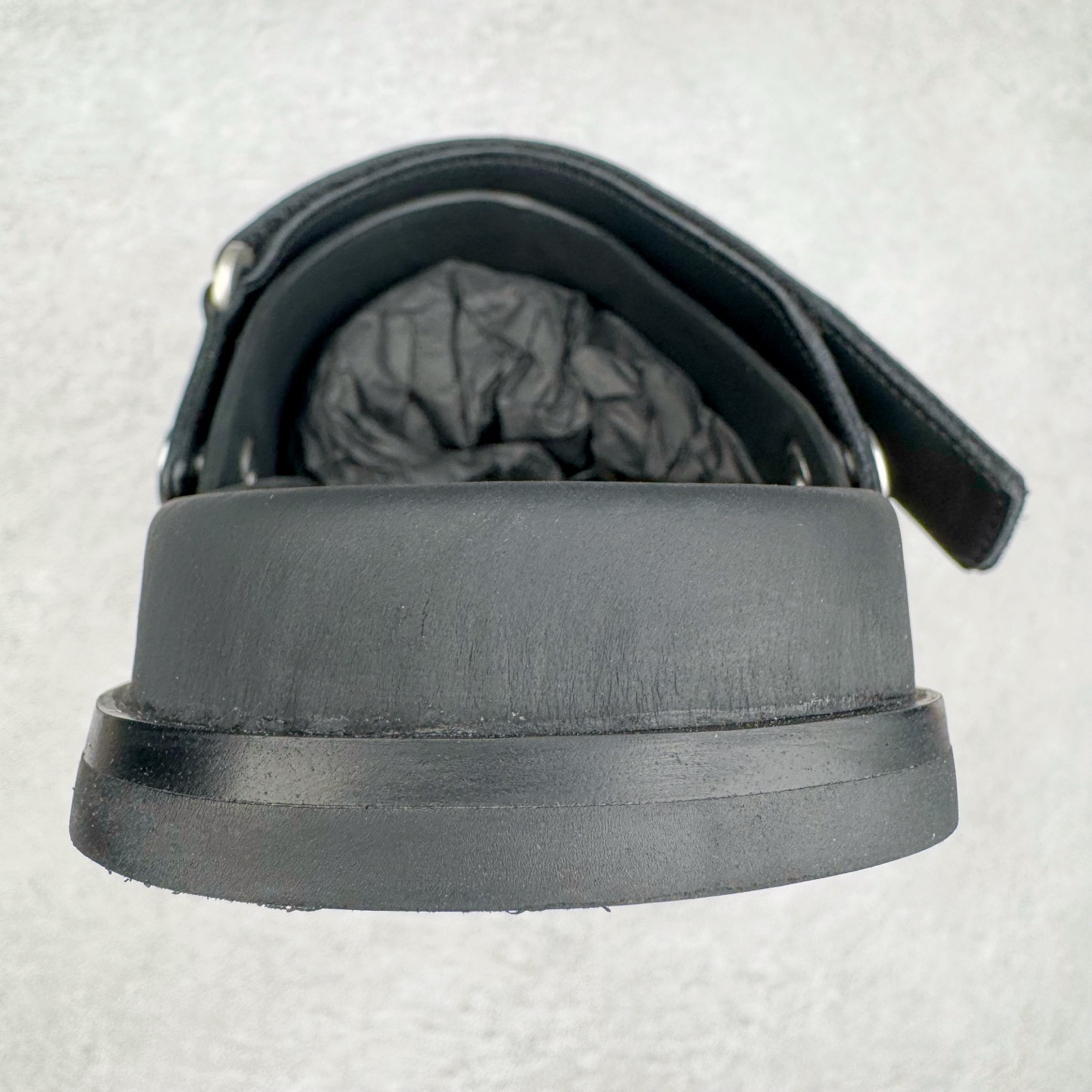 图片[8]-＃GD纯原 RICK OWENS/RO Megalace 瑞克欧文斯小牛皮 圆头套脚 休闲单鞋包头凉鞋 黑色 二级市场已经7K以上 平台客户随意卖四位数 RO广东原厂出品 纯原天花板 原版一比一复刻 冲正绝不翻车 还原度达到百分之98以上 原楦开发纸版版型 ZP拆解原版1：1复模裁片纸版 力求做到0错位 这样才能达到和zp一致的鞋型味道 采用进口cnc数控机床开发对版独家tpu奶香大底 区别于市场所有版本 zp同源全头层粒面小牛皮 达到和zp一致手感 原厂进口细纹布 万邦订购原厂高弹粉红色海绵 内里搭配软质细腻羊皮 TPU高密度大底 软硬度透光度高已经测试和原版一致 尺码：36 37 38 39 40 41 42 43 44 45 46-选品中心