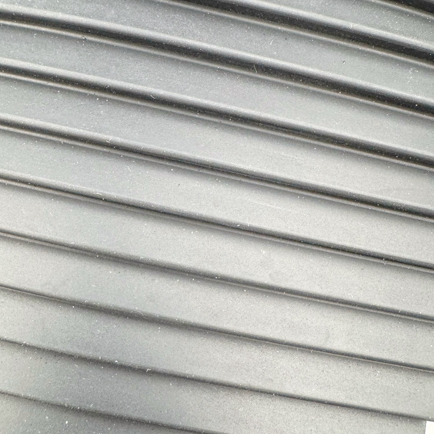 图片[16]-＃GD纯原 RICK OWENS/RO Megalace 瑞克欧文斯小牛皮 圆头套脚 休闲单鞋包头凉鞋 黑色 二级市场已经7K以上 平台客户随意卖四位数 RO广东原厂出品 纯原天花板 原版一比一复刻 冲正绝不翻车 还原度达到百分之98以上 原楦开发纸版版型 ZP拆解原版1：1复模裁片纸版 力求做到0错位 这样才能达到和zp一致的鞋型味道 采用进口cnc数控机床开发对版独家tpu奶香大底 区别于市场所有版本 zp同源全头层粒面小牛皮 达到和zp一致手感 原厂进口细纹布 万邦订购原厂高弹粉红色海绵 内里搭配软质细腻羊皮 TPU高密度大底 软硬度透光度高已经测试和原版一致 尺码：36 37 38 39 40 41 42 43 44 45 46-选品中心