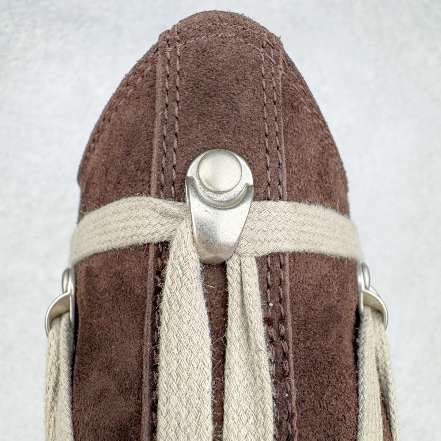 图片[10]-＃DG纯原 Rick Owens Edfu 瑞克·欧文斯低帮皮面时尚运动板鞋 黑棕疯狂绑带 二级市场已经7K以上 平台客户随意卖四位数 RO广东原厂出品 纯原天花板 原版一比一复刻 冲正绝不翻车 还原度达到百分之98以上 原楦开发纸版版型 ZP拆解原版1：1复模裁片纸版 力求做到0错位 这样才能达到和zp一致的鞋型味道 采用进口cnc数控机床开发对版独家tpu奶香大底 区别于市场所有版本 zp同源全头层粒面小牛皮 达到和zp一致手感 原厂进口细纹布 万邦订购原厂高弹粉红色海绵 内里搭配软质细腻羊皮 TPU高密度大底 软硬度透光度高已经测试和原版一致 尺码：36 37 38 39 40 41 42 43 44 45 46-选品中心