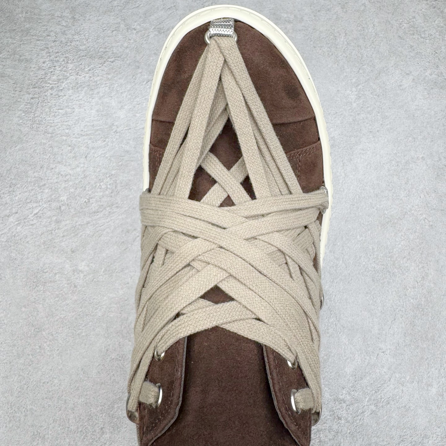 图片[4]-＃DG纯原 Rick Owens Edfu 瑞克·欧文斯低帮皮面时尚运动板鞋 黑棕疯狂绑带 二级市场已经7K以上 平台客户随意卖四位数 RO广东原厂出品 纯原天花板 原版一比一复刻 冲正绝不翻车 还原度达到百分之98以上 原楦开发纸版版型 ZP拆解原版1：1复模裁片纸版 力求做到0错位 这样才能达到和zp一致的鞋型味道 采用进口cnc数控机床开发对版独家tpu奶香大底 区别于市场所有版本 zp同源全头层粒面小牛皮 达到和zp一致手感 原厂进口细纹布 万邦订购原厂高弹粉红色海绵 内里搭配软质细腻羊皮 TPU高密度大底 软硬度透光度高已经测试和原版一致 尺码：36 37 38 39 40 41 42 43 44 45 46-选品中心