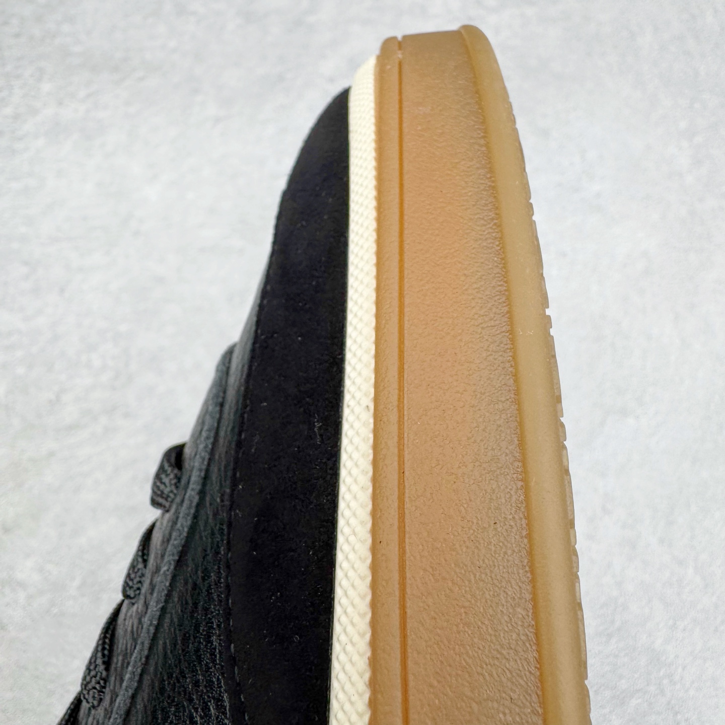 图片[16]-＃GD广顶 Loro Piana Tennis Walk Low 生活系列低帮复古百搭德训风休闲运动板鞋 意大利顶级奢侈品牌·诺悠翩雅 这款新款绒面革网球鞋采用超低帮设计 适合全年穿着 并具有防水性能 包边鞋底营造轻松迷人的色彩组合 将功能性与低调个性风格和谐融合 打造都市着装的理想鞋履选择 鞋跟处饰以Kummel色嵌片 柔软小牛皮鞋舌 压印LP徽标 棉质鞋带 材质：鞋面：牛剖层绒面革 鞋底：橡胶 衬里：牛皮革 尺码：37 38 39 40 41 42 43 44 45-选品中心