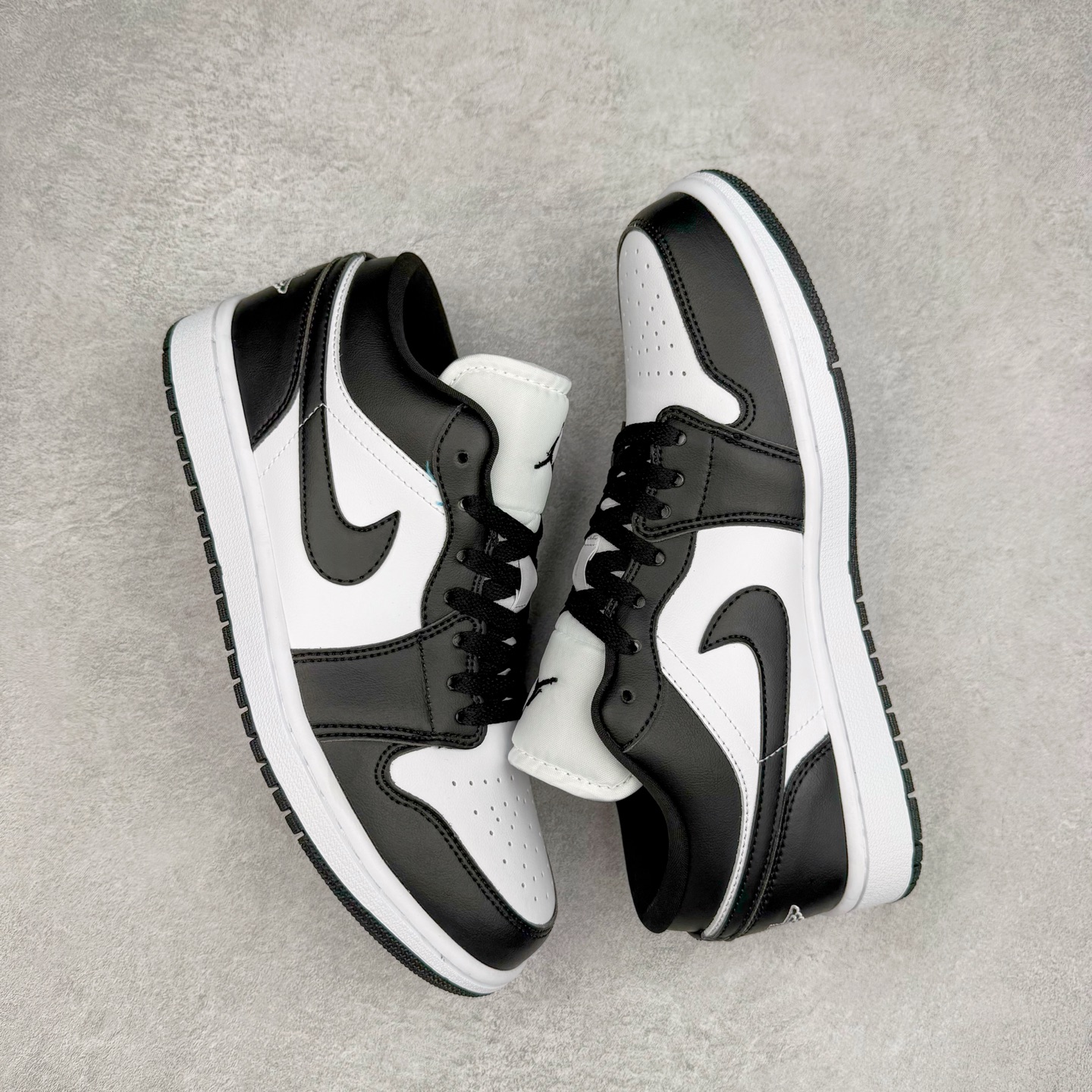 图片[3]-＃C版福利特价 Air Jordan AJ1 Low 低帮系列 百分百全新货品 零氧化发霉 给足利润空间操作 超乎所想的高性价比 原装楦头纸板开发 完美鞋型 超高清洁度 鞋型不臃肿别扭 原厂内置全掌气垫 A模大底 鞋舌AJ原厂专用牛津布 AJ专用反口珍珠布 原厂无杂质高弹内里海棉 特殊封边弹力鞋带 原鞋开模 拒绝公底 购置公司同步原材料 都有细节原汁原味 忠于原版 尺码：36 36.5 37.5 38 38.5 39 40 40.5 41 42 42.5 43 44 44.5 45 46-选品中心