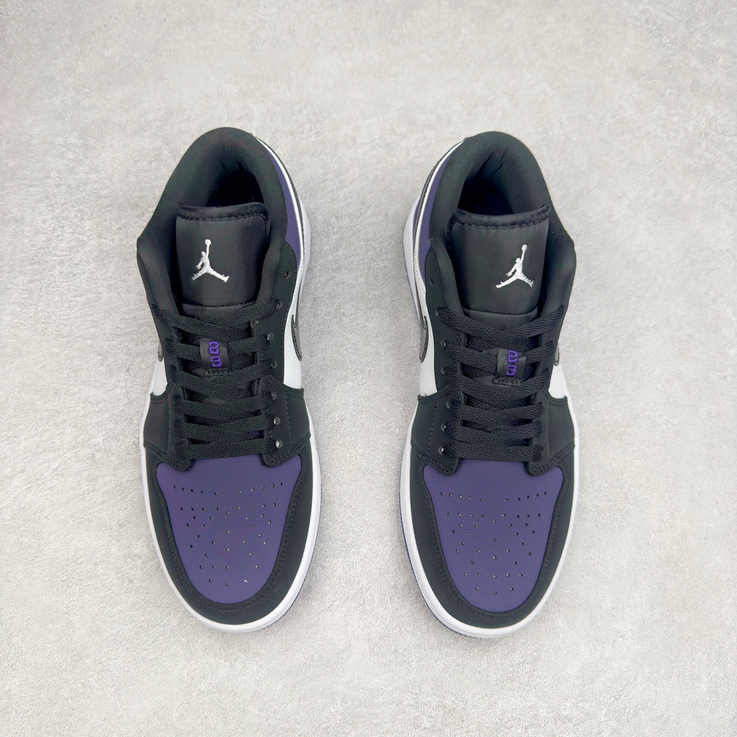 图片[2]-＃C版福利特价 Air Jordan AJ1 Low 低帮系列 百分百全新货品 零氧化发霉 给足利润空间操作 超乎所想的高性价比 原装楦头纸板开发 完美鞋型 超高清洁度 鞋型不臃肿别扭 原厂内置全掌气垫 A模大底 鞋舌AJ原厂专用牛津布 AJ专用反口珍珠布 原厂无杂质高弹内里海棉 特殊封边弹力鞋带 原鞋开模 拒绝公底 购置公司同步原材料 都有细节原汁原味 忠于原版 尺码：36 36.5 37.5 38 38.5 39 40 40.5 41 42 42.5 43 44 44.5 45 46-选品中心