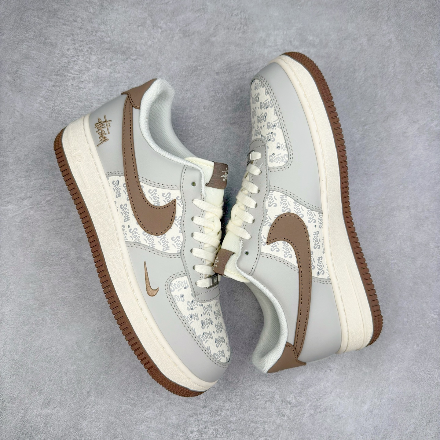 图片[3]-NK Air Force 1´07 Low 空军一号低帮百搭休闲运动板鞋 ZH2598-320 柔软、弹性十足的缓震性能和出色的中底设计 横跨复古与现代的外型结合 造就出风靡全球 三十多年的Force 1 直到今天还深受青睐 实拍调校N版已经零色差零失真 百分百还原实物色彩所见即所得 不存在货不对板色差等低级问题 选购参考实物拍摄 不混卖不参货 只用心做好货严格选品 承诺混一赔十 尺码：36 36.5 37.5 38 38.5 39 40 40.5 41 42 42.5 43 44 44.5 45-选品中心