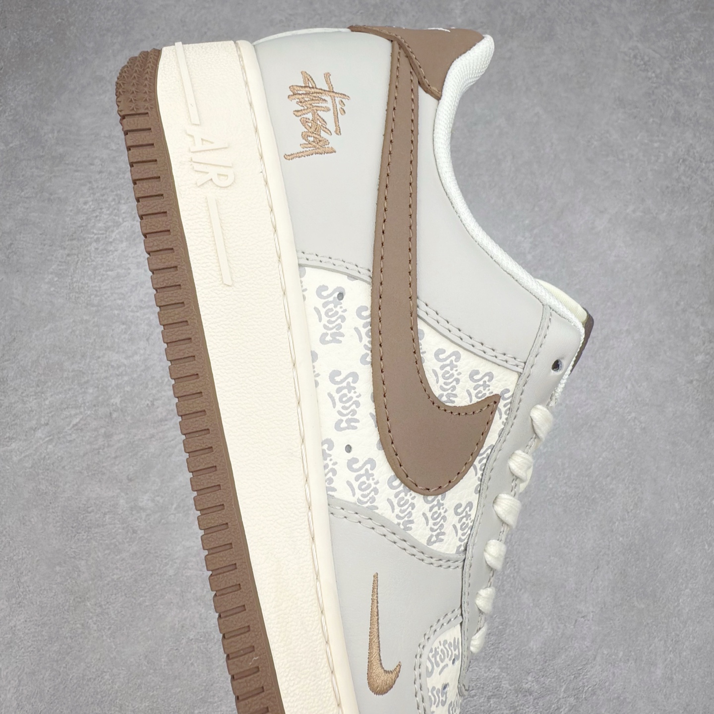 图片[6]-NK Air Force 1´07 Low 空军一号低帮百搭休闲运动板鞋 ZH2598-320 柔软、弹性十足的缓震性能和出色的中底设计 横跨复古与现代的外型结合 造就出风靡全球 三十多年的Force 1 直到今天还深受青睐 实拍调校N版已经零色差零失真 百分百还原实物色彩所见即所得 不存在货不对板色差等低级问题 选购参考实物拍摄 不混卖不参货 只用心做好货严格选品 承诺混一赔十 尺码：36 36.5 37.5 38 38.5 39 40 40.5 41 42 42.5 43 44 44.5 45-选品中心