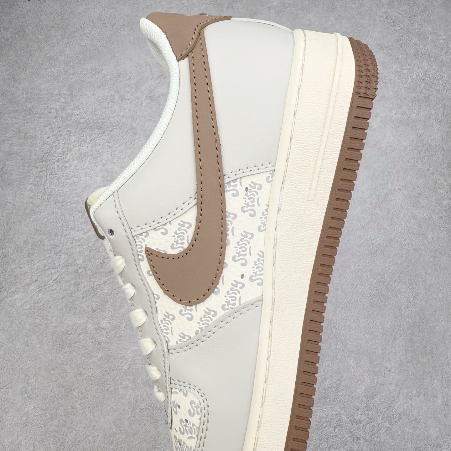 图片[7]-NK Air Force 1´07 Low 空军一号低帮百搭休闲运动板鞋 ZH2598-320 柔软、弹性十足的缓震性能和出色的中底设计 横跨复古与现代的外型结合 造就出风靡全球 三十多年的Force 1 直到今天还深受青睐 实拍调校N版已经零色差零失真 百分百还原实物色彩所见即所得 不存在货不对板色差等低级问题 选购参考实物拍摄 不混卖不参货 只用心做好货严格选品 承诺混一赔十 尺码：36 36.5 37.5 38 38.5 39 40 40.5 41 42 42.5 43 44 44.5 45-选品中心