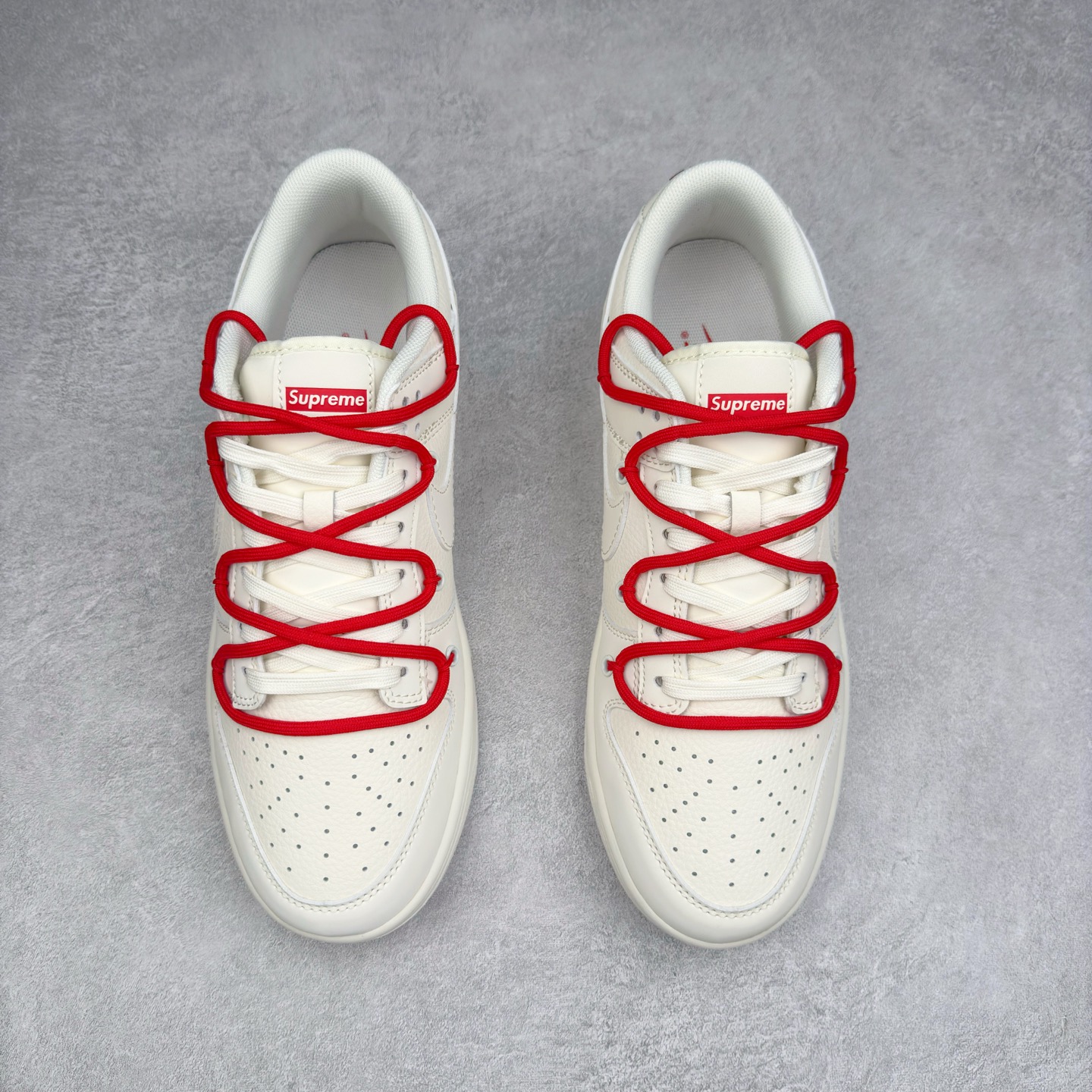 图片[2]-NK Dunk Low 定制配色 DM6868-085 大厂出品 极力推荐 原装头层材料 独家版型蒸餾加工帶來的是更好的视觉和脚感体验大厂纯原品质出货 清洁度 电绣工艺 皮料切割干净无任何毛边 细节完美 实拍调校N版已经零色差零失真 百分百还原实物色彩所见即所得 不存在货不对板色差等低级问题 选购参考实物拍摄 不混卖不参货 只用心做好货严格选品 承诺混一赔十 尺码：36 36.5 37.5 38 38.5 39 40 40.5 41 42 42.5 43 44 44.5 45-选品中心