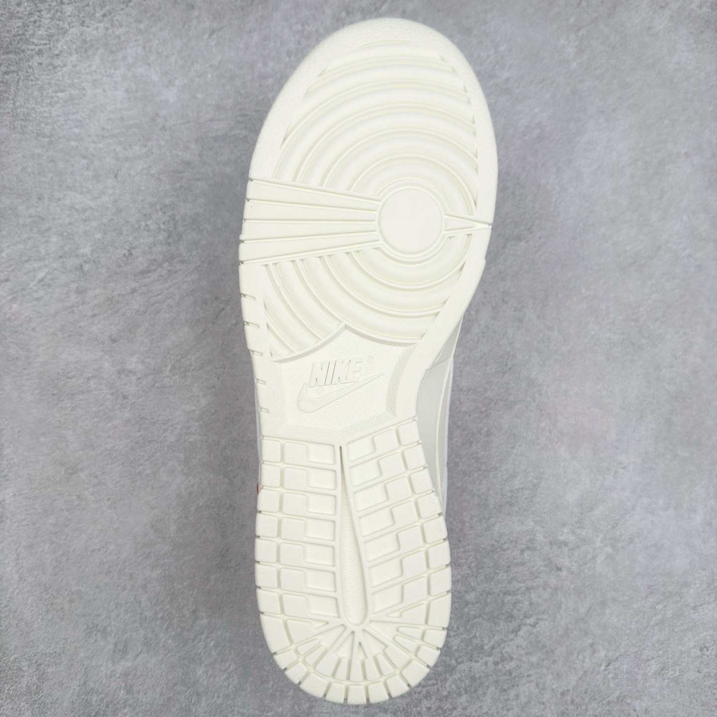 图片[9]-NK Dunk Low 定制配色 DM6868-085 大厂出品 极力推荐 原装头层材料 独家版型蒸餾加工帶來的是更好的视觉和脚感体验大厂纯原品质出货 清洁度 电绣工艺 皮料切割干净无任何毛边 细节完美 实拍调校N版已经零色差零失真 百分百还原实物色彩所见即所得 不存在货不对板色差等低级问题 选购参考实物拍摄 不混卖不参货 只用心做好货严格选品 承诺混一赔十 尺码：36 36.5 37.5 38 38.5 39 40 40.5 41 42 42.5 43 44 44.5 45-选品中心