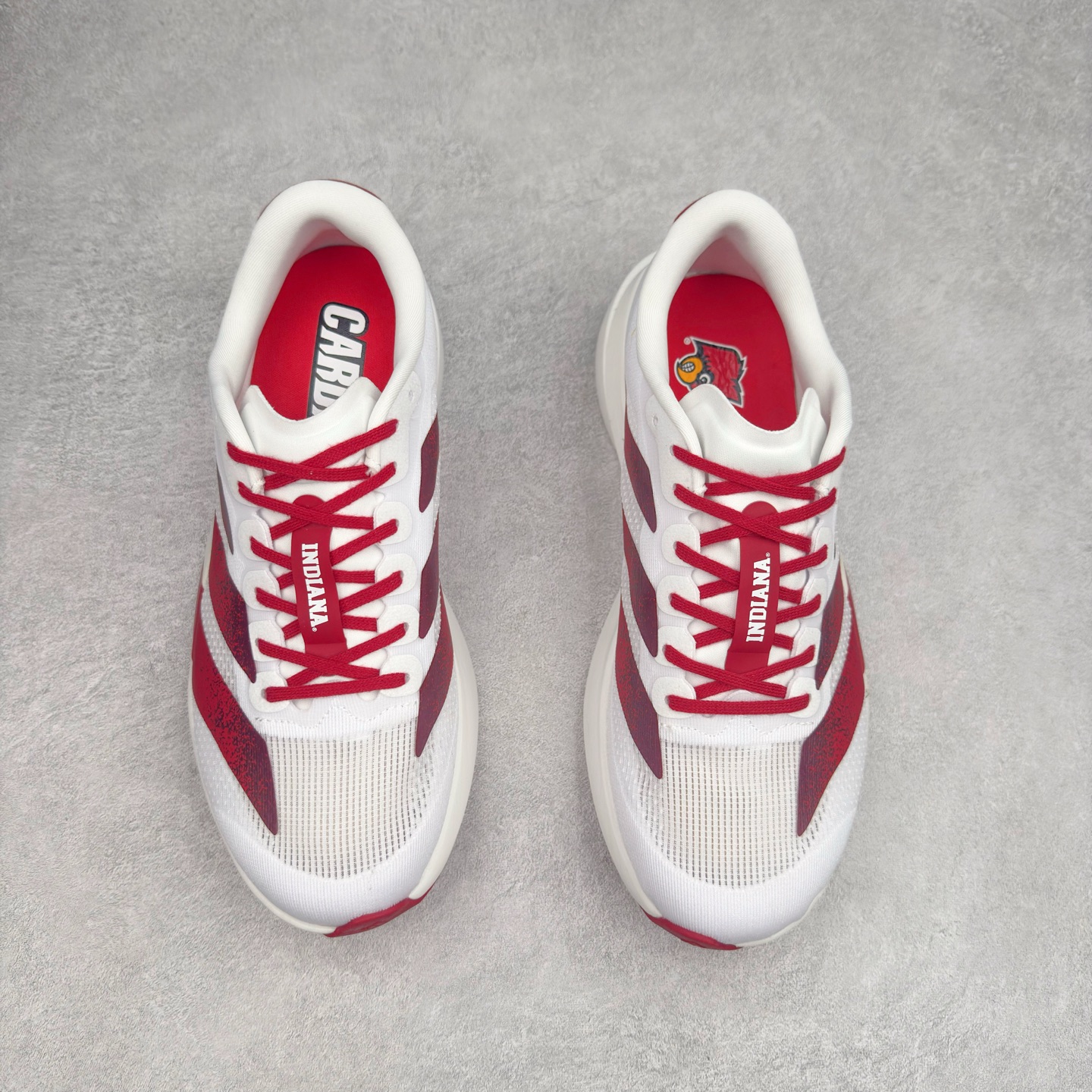 图片[2]-AD Adizero EVO SL 马拉松竞速专业跑鞋 JQ74576 CELERMESH针织网面非常轻薄 纤维间的缝隙很大 可以保证跑步时的透气、排汗效果 鞋舌直接与两侧的内衬和鞋底连接在一起 在跑步过程中不会被鞋舌的左右移动所困扰 在标准鞋带孔的基础上再拓宽一组鞋带孔 适合不同脚型的需求 突破性 EnergyRods 技术，有助于跑者实现更好的成绩 中底独特的LIGHTSTRIKE PRO泡棉材质 微弹感觉在跑步过程中给予了良好的支撑体验 对于顶级精英和高水平进阶跑者来说 ADIOS PRO是一双值得信赖的竞速比赛用鞋 尺码：36 36.5 37.5 38 38.5 39 40 40.5 41 42 42.5 43 44 44.5 45-选品中心