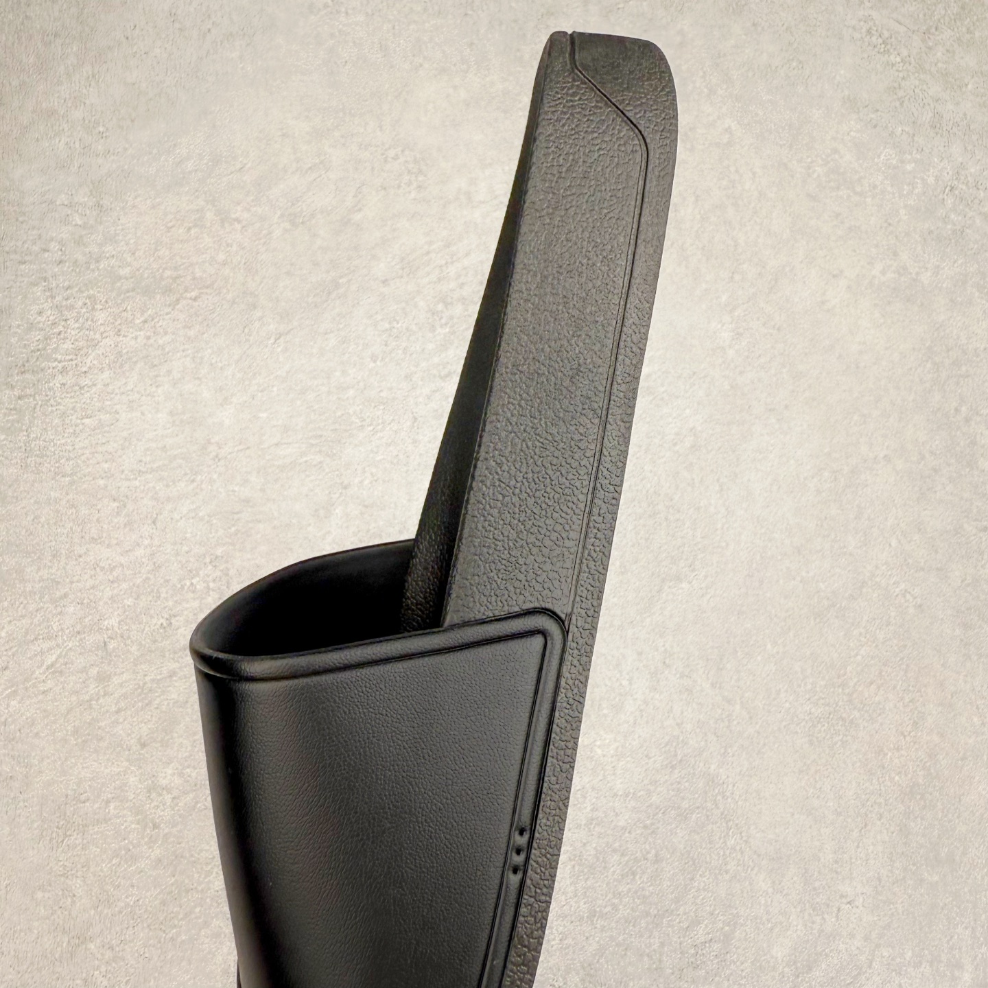 图片[7]-＃HP Arcteryx SYLAN 始祖鸟舒适防滑防磨一字拖鞋 男女同款 Arcteryx中文名始祖鸟 加拿大户外服饰品牌 1989年创立于加拿大温哥华 始祖鸟来自加拿大海岸山脉 植根高山的专业户外品牌 始终秉承对精湛设计和工艺孜孜以求的准则 从1989年创立至今 Arcteryx始终不断在产品设计与做工上不惜工本 以满足始祖鸟的标准 品质、设计以及精简的理念造就了其良好的性能 并能满足严苛环境下的使用需求 尺码：39 40 41 42 43 44 45-选品中心