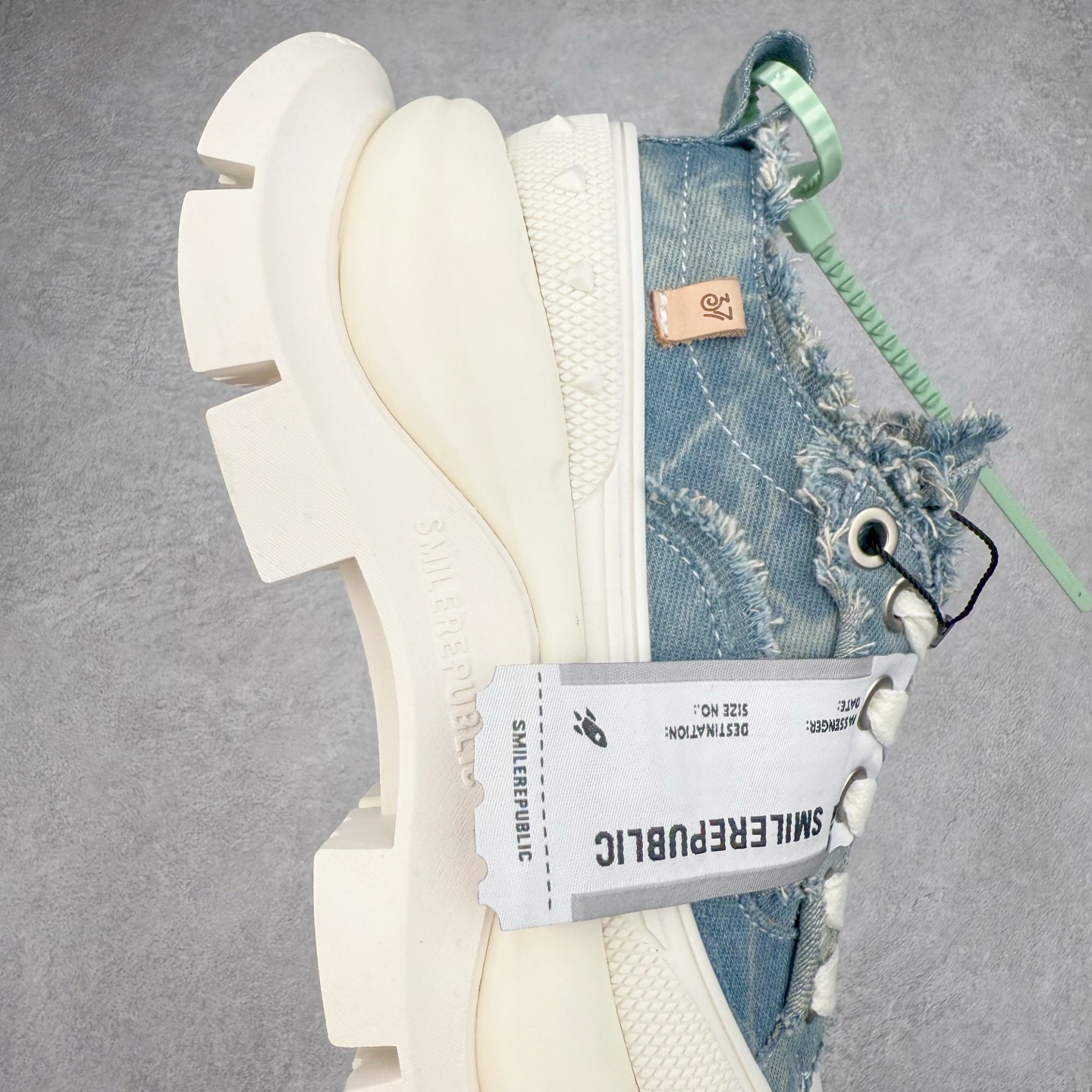 图片[6]-SMILEREPUBLIC 檀健次 老爹鞋2.0系列重磅来袭🔥🔥🔥采用了 水洗布 TPU贴盒大底厚底7cm大底轻盈又增高💯#SMILEREPUBLIC三周年#SMILEQUEEN#开口笑二代#厚底鞋#偏要高调#我的厚米鞋 三个色 黑白 全黑 全白 厚底软得像是自带弹簧，鞋型把整条腿衬得特别秀气，配中筒袜瞬间变身学院少女，，感觉脖子以下全是腿 ✅ 小红书爆款 李昀锐、于文文、大鹏、痞幼、苏醒、刘畊宏老师等～众多明星纷纷上脚👟尺码：35 36 37 38 39 40 41 42 43 44 45-选品中心