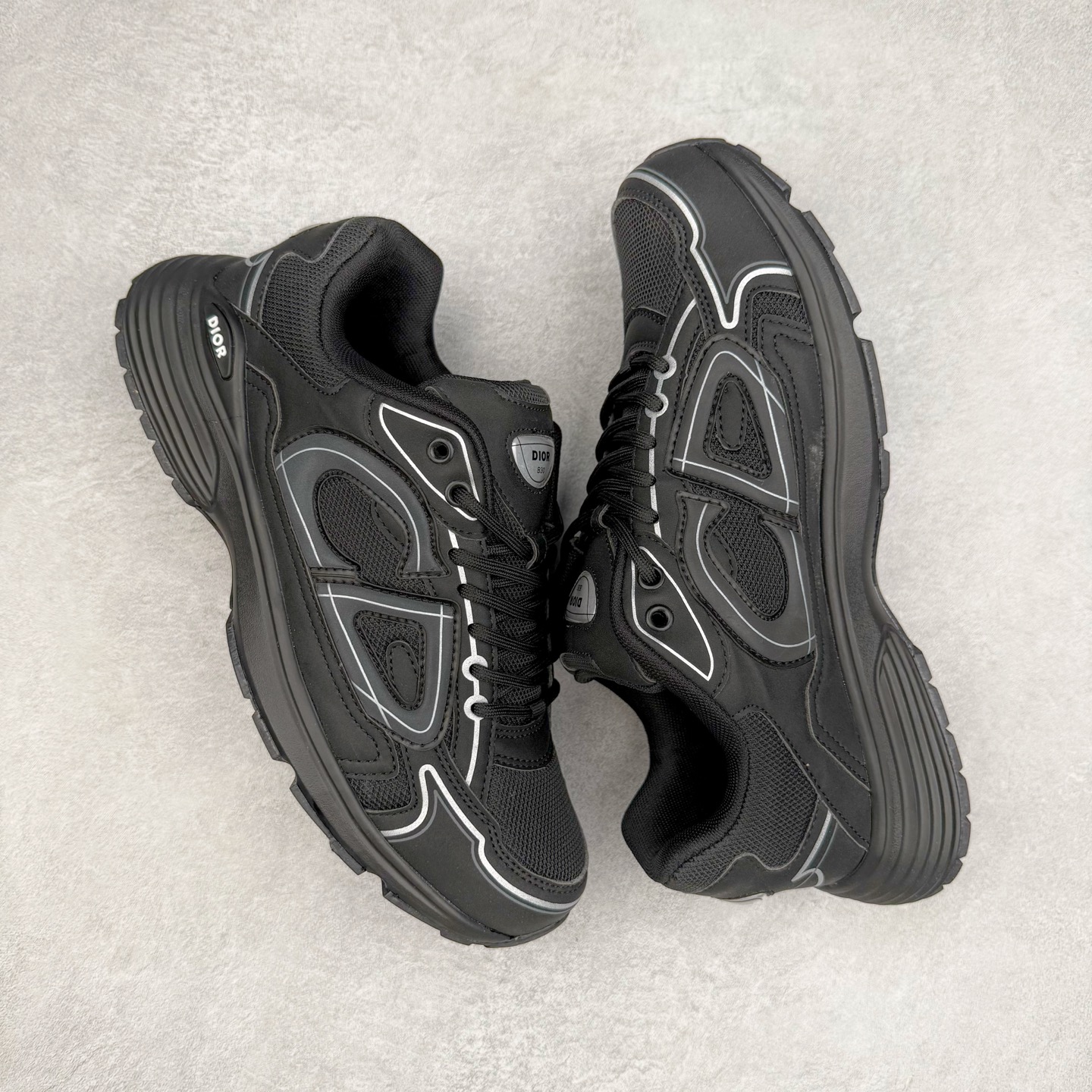 图片[3]-＃福利特价 Dior B30 迪奥网眼织物低帮运动休闲鞋 该款系列采用黑网色眼织物白和色科技料面精心制 作饰以反光“CD30”图形标志 外格轻盈的刻雕效果橡胶鞋搭底配标志性点的缀提升格调 内弹部力细节塑造想理的舒适穿着体验可与各休式闲造型配搭 彰显尚时现代的运风动范 尺码：36 37 35 39 40 41 42 43 44 45-选品中心