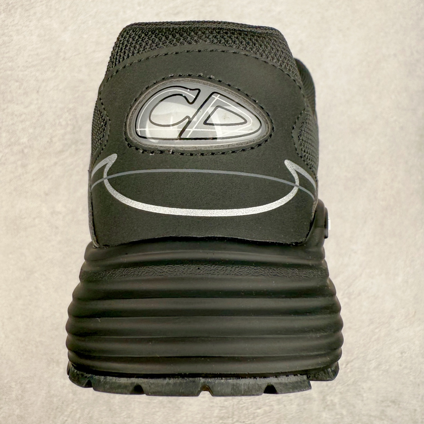 图片[8]-＃福利特价 Dior B30 迪奥网眼织物低帮运动休闲鞋 该款系列采用黑网色眼织物白和色科技料面精心制 作饰以反光“CD30”图形标志 外格轻盈的刻雕效果橡胶鞋搭底配标志性点的缀提升格调 内弹部力细节塑造想理的舒适穿着体验可与各休式闲造型配搭 彰显尚时现代的运风动范 尺码：36 37 35 39 40 41 42 43 44 45-选品中心