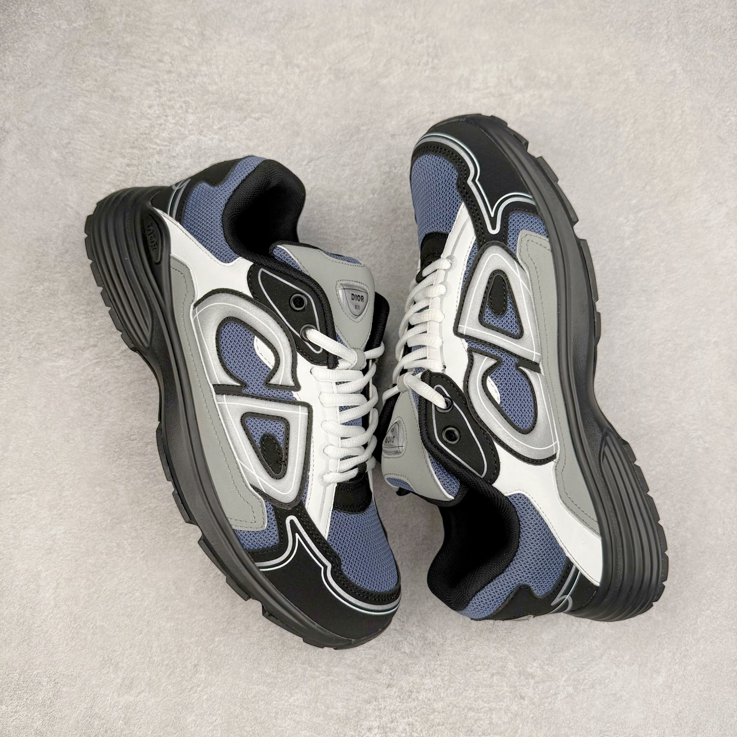 图片[3]-＃福利特价 Dior B30 迪奥网眼织物低帮运动休闲鞋 该款系列采用黑网色眼织物白和色科技料面精心制 作饰以反光“CD30”图形标志 外格轻盈的刻雕效果橡胶鞋搭底配标志性点的缀提升格调 内弹部力细节塑造想理的舒适穿着体验可与各休式闲造型配搭 彰显尚时现代的运风动范 尺码：36 37 35 39 40 41 42 43 44 45-选品中心