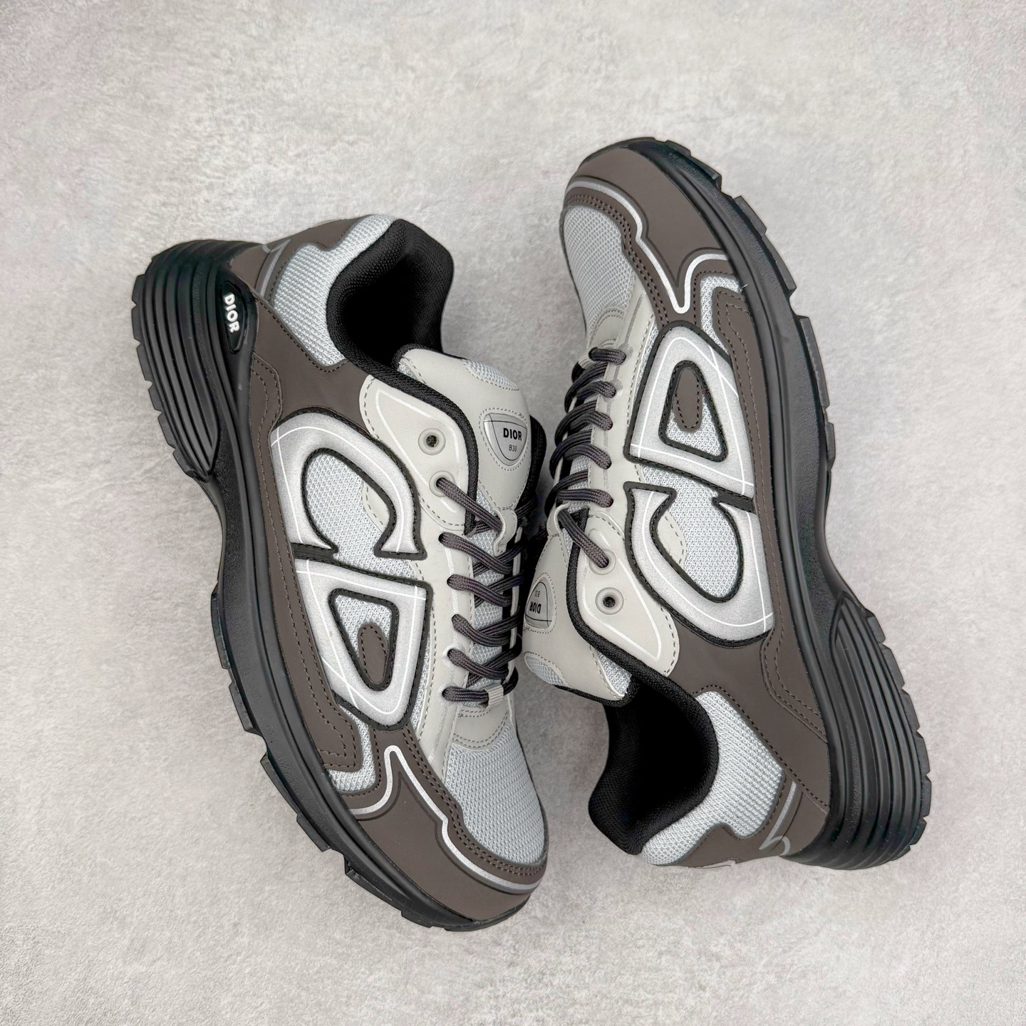 图片[3]-＃福利特价 Dior B30 迪奥网眼织物低帮运动休闲鞋 该款系列采用黑网色眼织物白和色科技料面精心制 作饰以反光“CD30”图形标志 外格轻盈的刻雕效果橡胶鞋搭底配标志性点的缀提升格调 内弹部力细节塑造想理的舒适穿着体验可与各休式闲造型配搭 彰显尚时现代的运风动范 尺码：36 37 35 39 40 41 42 43 44 45-选品中心