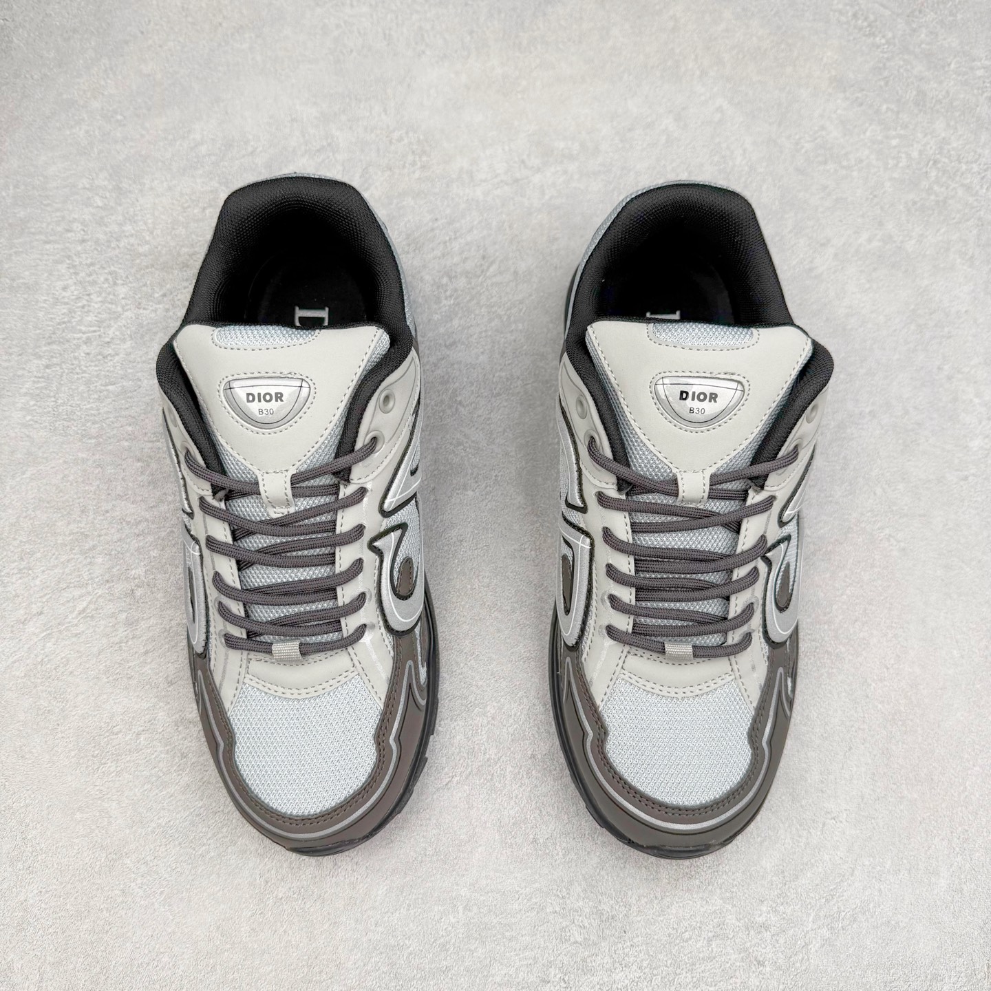 图片[2]-＃福利特价 Dior B30 迪奥网眼织物低帮运动休闲鞋 该款系列采用黑网色眼织物白和色科技料面精心制 作饰以反光“CD30”图形标志 外格轻盈的刻雕效果橡胶鞋搭底配标志性点的缀提升格调 内弹部力细节塑造想理的舒适穿着体验可与各休式闲造型配搭 彰显尚时现代的运风动范 尺码：36 37 35 39 40 41 42 43 44 45-选品中心