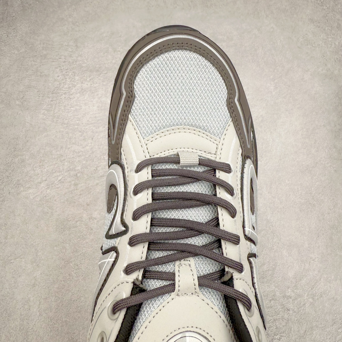 图片[4]-＃福利特价 Dior B30 迪奥网眼织物低帮运动休闲鞋 该款系列采用黑网色眼织物白和色科技料面精心制 作饰以反光“CD30”图形标志 外格轻盈的刻雕效果橡胶鞋搭底配标志性点的缀提升格调 内弹部力细节塑造想理的舒适穿着体验可与各休式闲造型配搭 彰显尚时现代的运风动范 尺码：36 37 35 39 40 41 42 43 44 45-选品中心