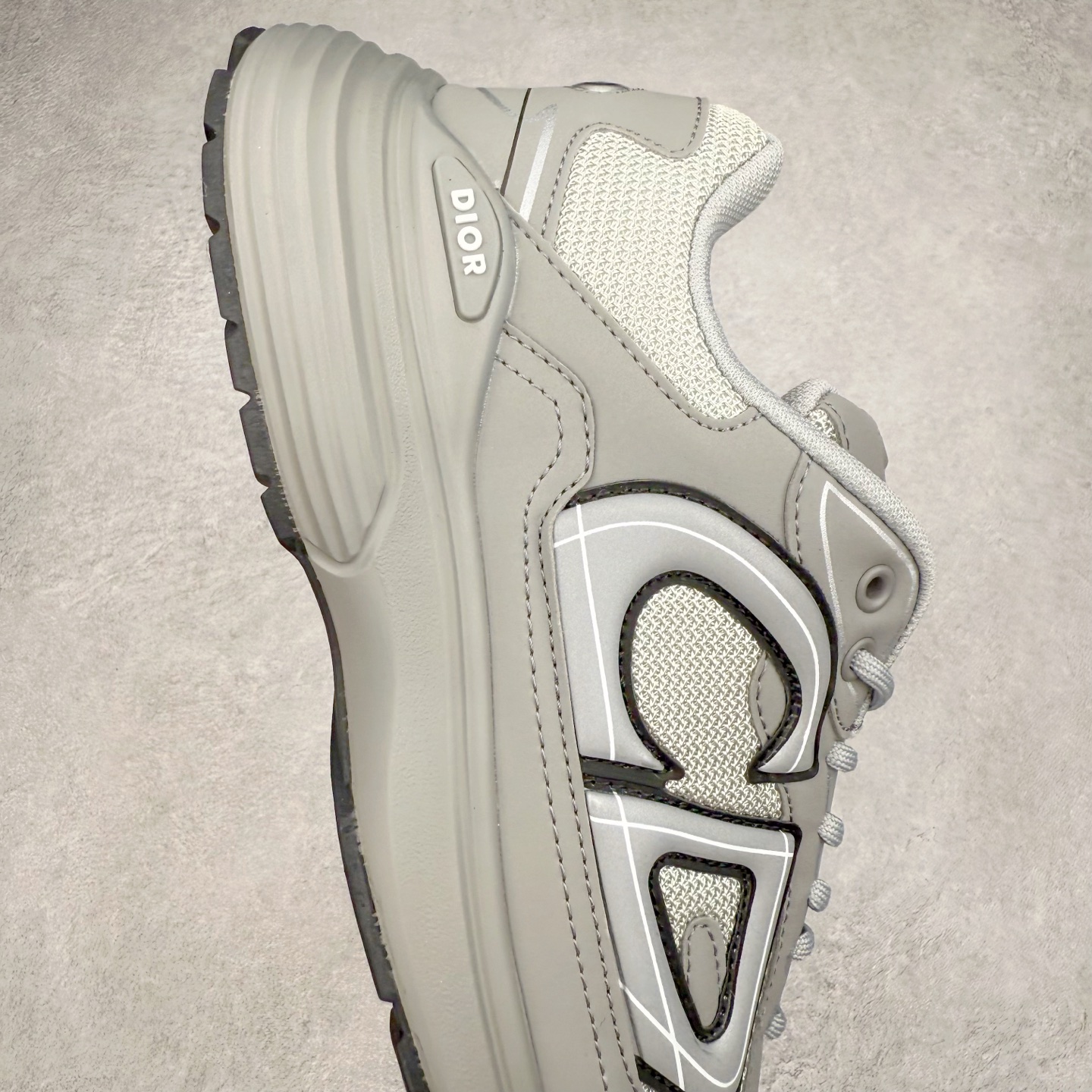 图片[6]-＃福利特价 Dior B30 迪奥网眼织物低帮运动休闲鞋 该款系列采用黑网色眼织物白和色科技料面精心制 作饰以反光“CD30”图形标志 外格轻盈的刻雕效果橡胶鞋搭底配标志性点的缀提升格调 内弹部力细节塑造想理的舒适穿着体验可与各休式闲造型配搭 彰显尚时现代的运风动范 尺码：36 37 35 39 40 41 42 43 44 45-选品中心