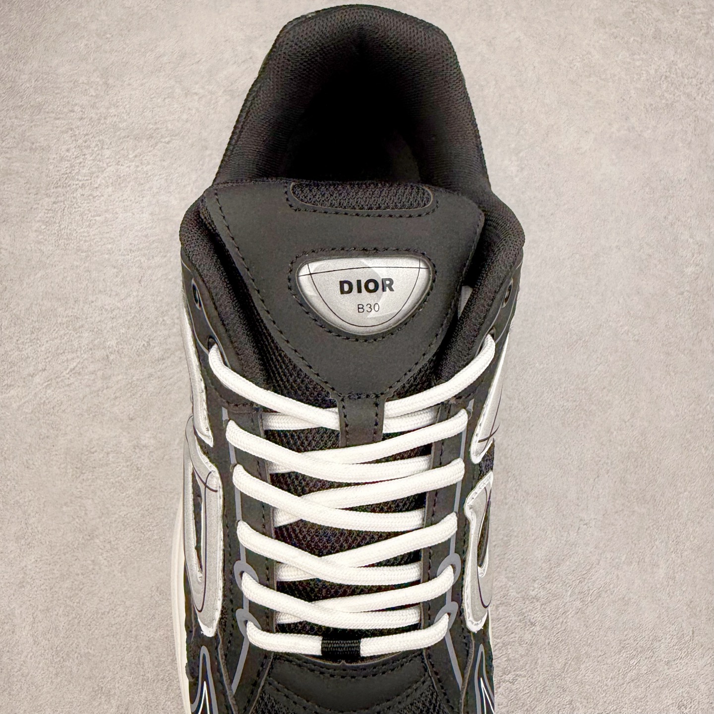 图片[5]-＃福利特价 Dior B30 迪奥网眼织物低帮运动休闲鞋 该款系列采用黑网色眼织物白和色科技料面精心制 作饰以反光“CD30”图形标志 外格轻盈的刻雕效果橡胶鞋搭底配标志性点的缀提升格调 内弹部力细节塑造想理的舒适穿着体验可与各休式闲造型配搭 彰显尚时现代的运风动范 尺码：36 37 35 39 40 41 42 43 44 45-选品中心