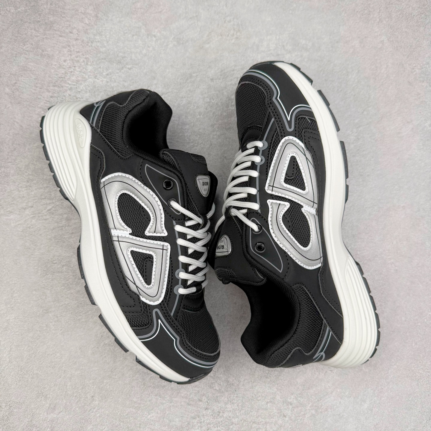 图片[3]-＃福利特价 Dior B30 迪奥网眼织物低帮运动休闲鞋 该款系列采用黑网色眼织物白和色科技料面精心制 作饰以反光“CD30”图形标志 外格轻盈的刻雕效果橡胶鞋搭底配标志性点的缀提升格调 内弹部力细节塑造想理的舒适穿着体验可与各休式闲造型配搭 彰显尚时现代的运风动范 尺码：36 37 35 39 40 41 42 43 44 45-选品中心