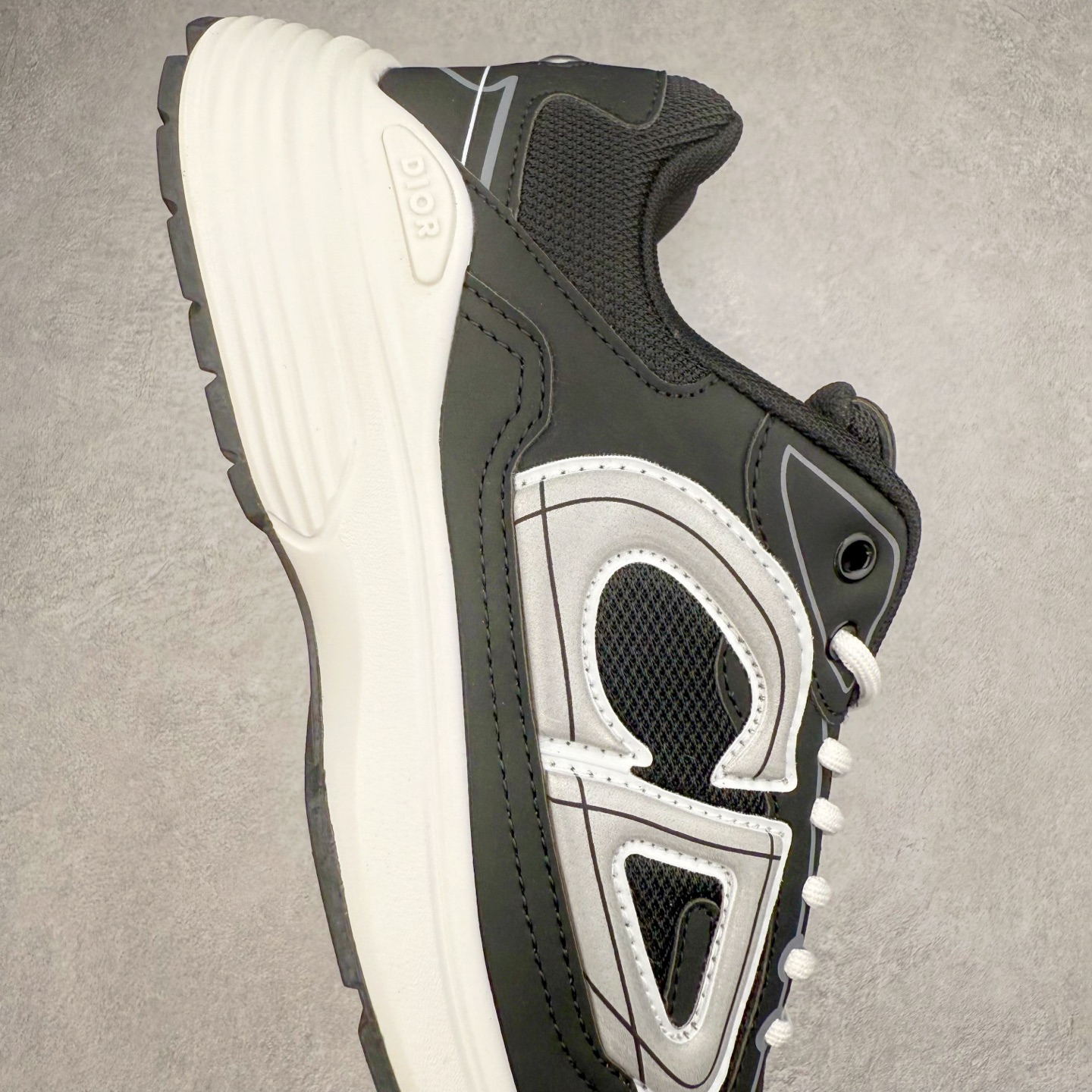 图片[6]-＃福利特价 Dior B30 迪奥网眼织物低帮运动休闲鞋 该款系列采用黑网色眼织物白和色科技料面精心制 作饰以反光“CD30”图形标志 外格轻盈的刻雕效果橡胶鞋搭底配标志性点的缀提升格调 内弹部力细节塑造想理的舒适穿着体验可与各休式闲造型配搭 彰显尚时现代的运风动范 尺码：36 37 35 39 40 41 42 43 44 45-选品中心