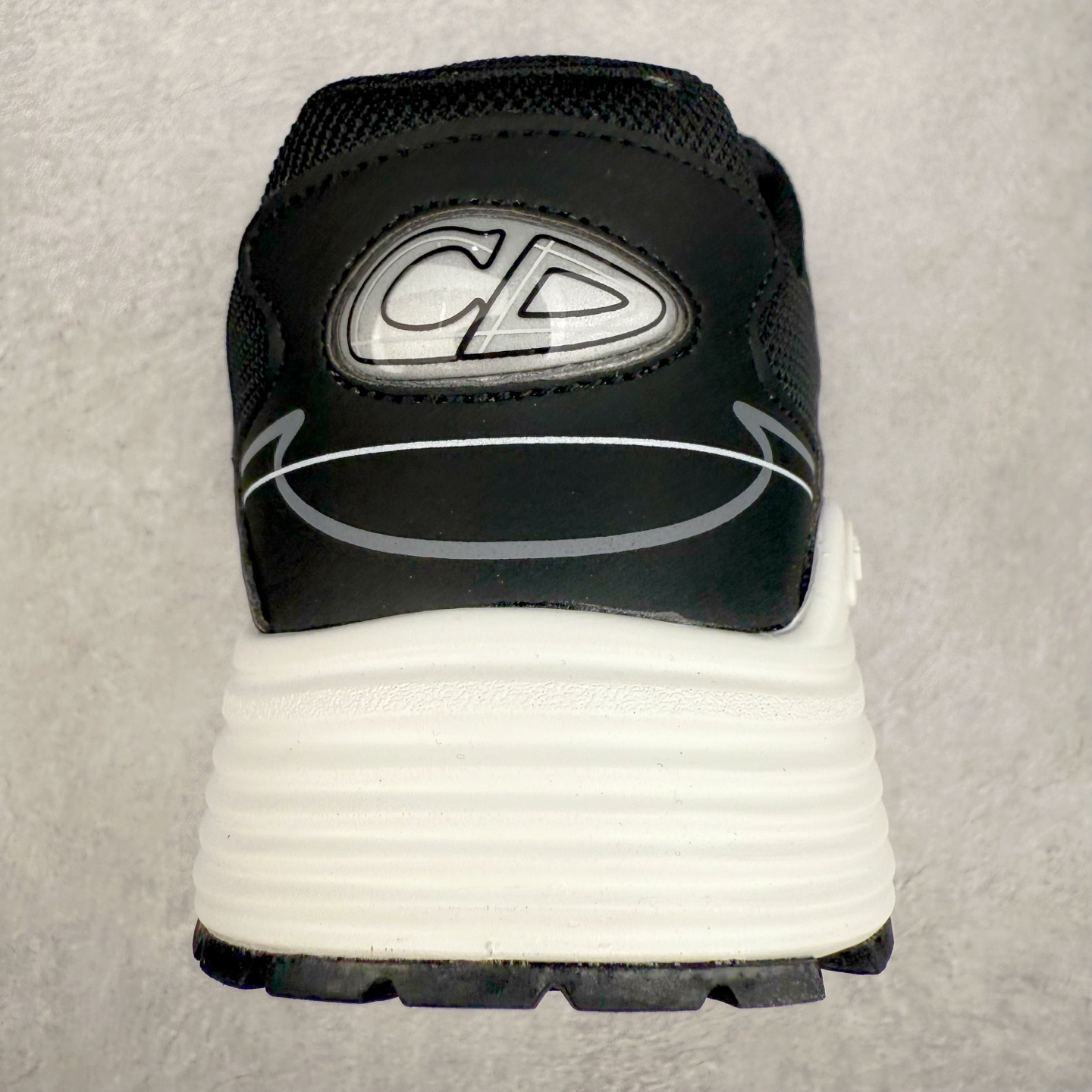 图片[8]-＃福利特价 Dior B30 迪奥网眼织物低帮运动休闲鞋 该款系列采用黑网色眼织物白和色科技料面精心制 作饰以反光“CD30”图形标志 外格轻盈的刻雕效果橡胶鞋搭底配标志性点的缀提升格调 内弹部力细节塑造想理的舒适穿着体验可与各休式闲造型配搭 彰显尚时现代的运风动范 尺码：36 37 35 39 40 41 42 43 44 45-选品中心