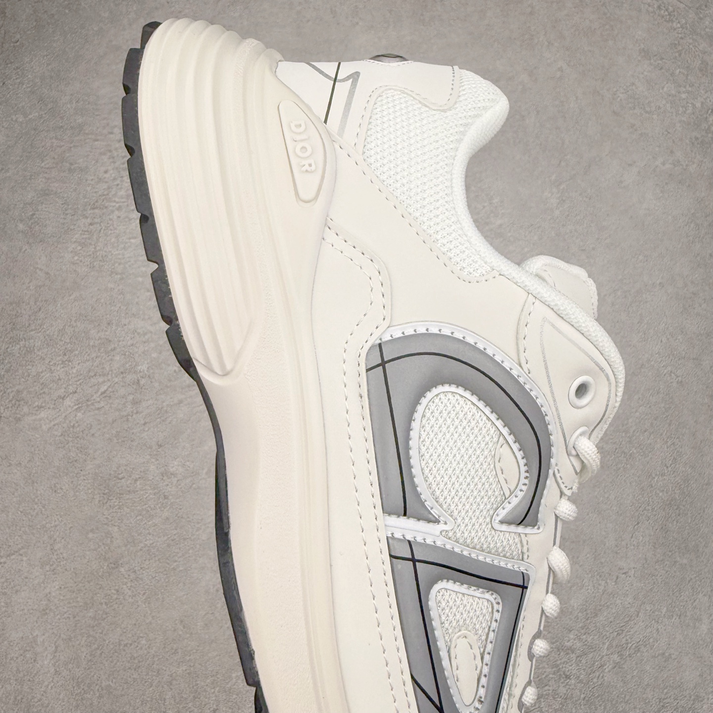 图片[6]-＃福利特价 Dior B30 迪奥网眼织物低帮运动休闲鞋 该款系列采用黑网色眼织物白和色科技料面精心制 作饰以反光“CD30”图形标志 外格轻盈的刻雕效果橡胶鞋搭底配标志性点的缀提升格调 内弹部力细节塑造想理的舒适穿着体验可与各休式闲造型配搭 彰显尚时现代的运风动范 尺码：36 37 35 39 40 41 42 43 44 45-选品中心